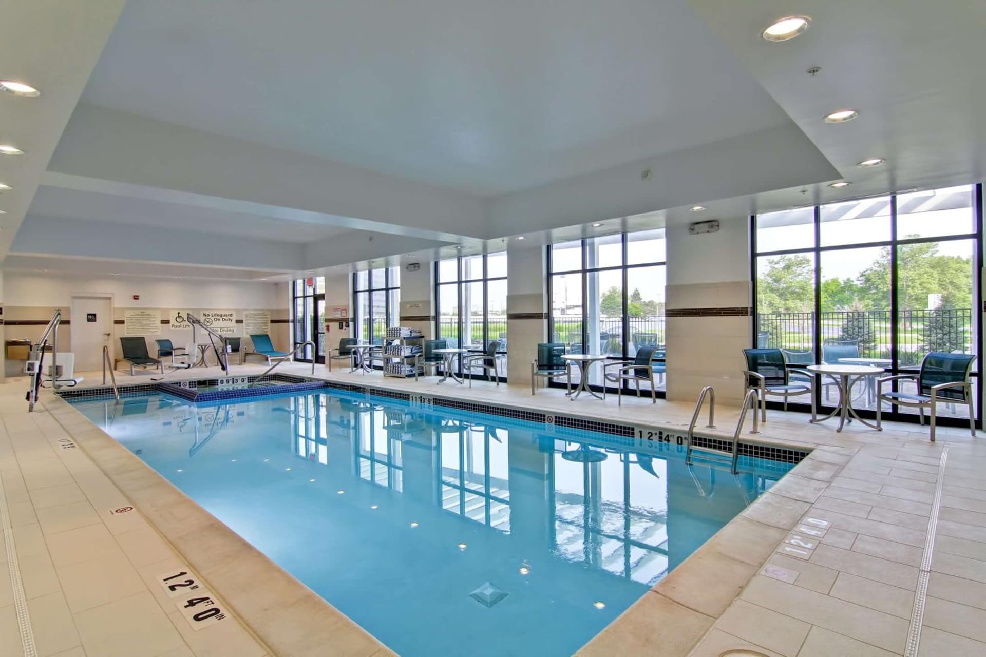 Hampton Inn & Suites Detroit/Troy gallery photo in Clawson, MI — image 16