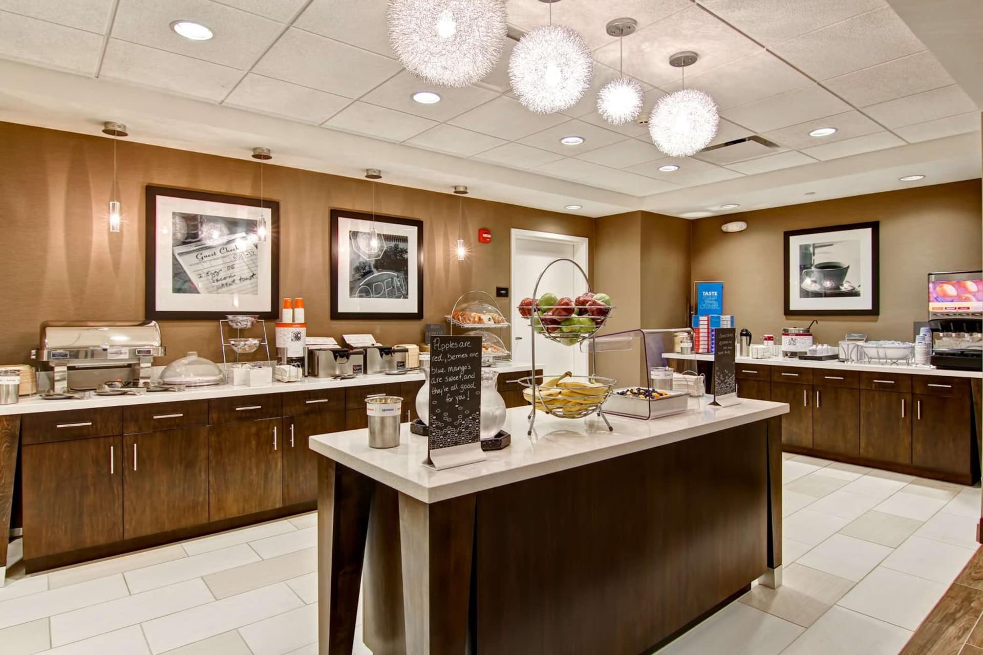 Hampton Inn & Suites Detroit/Troy gallery photo in Clawson, MI — image 25