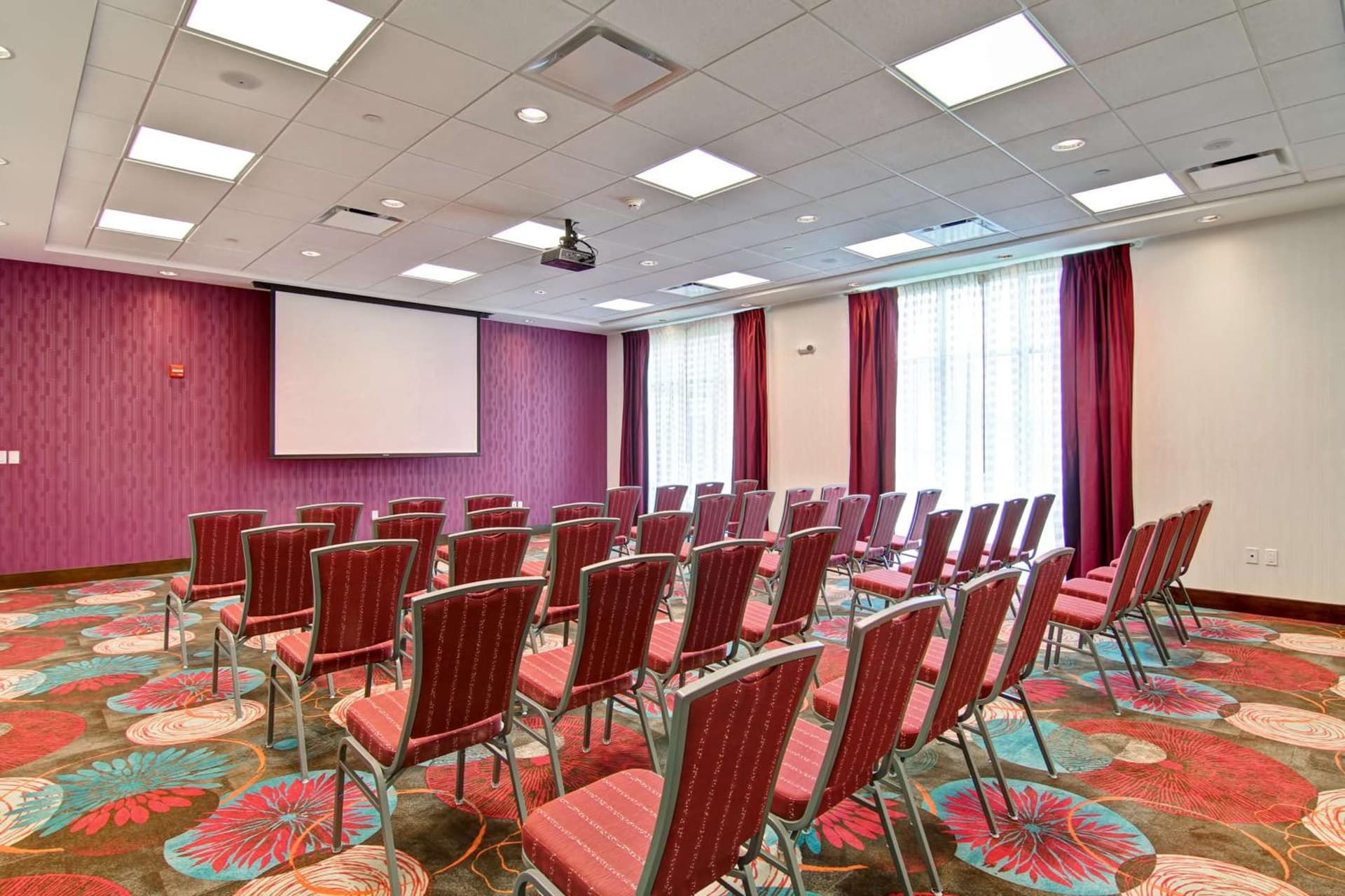 Hampton Inn & Suites Detroit/Troy gallery photo in Clawson, MI — image 13