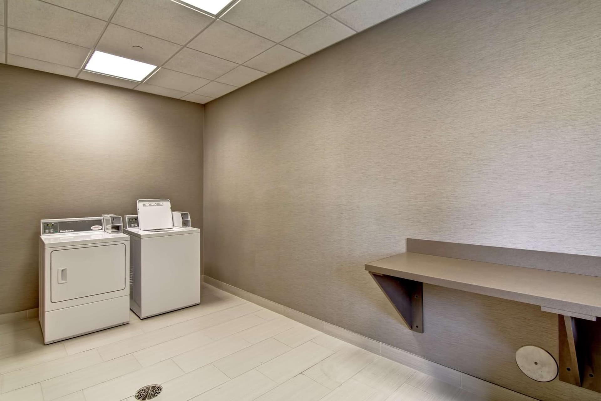 Hampton Inn & Suites Detroit/Troy gallery photo in Clawson, MI — image 14