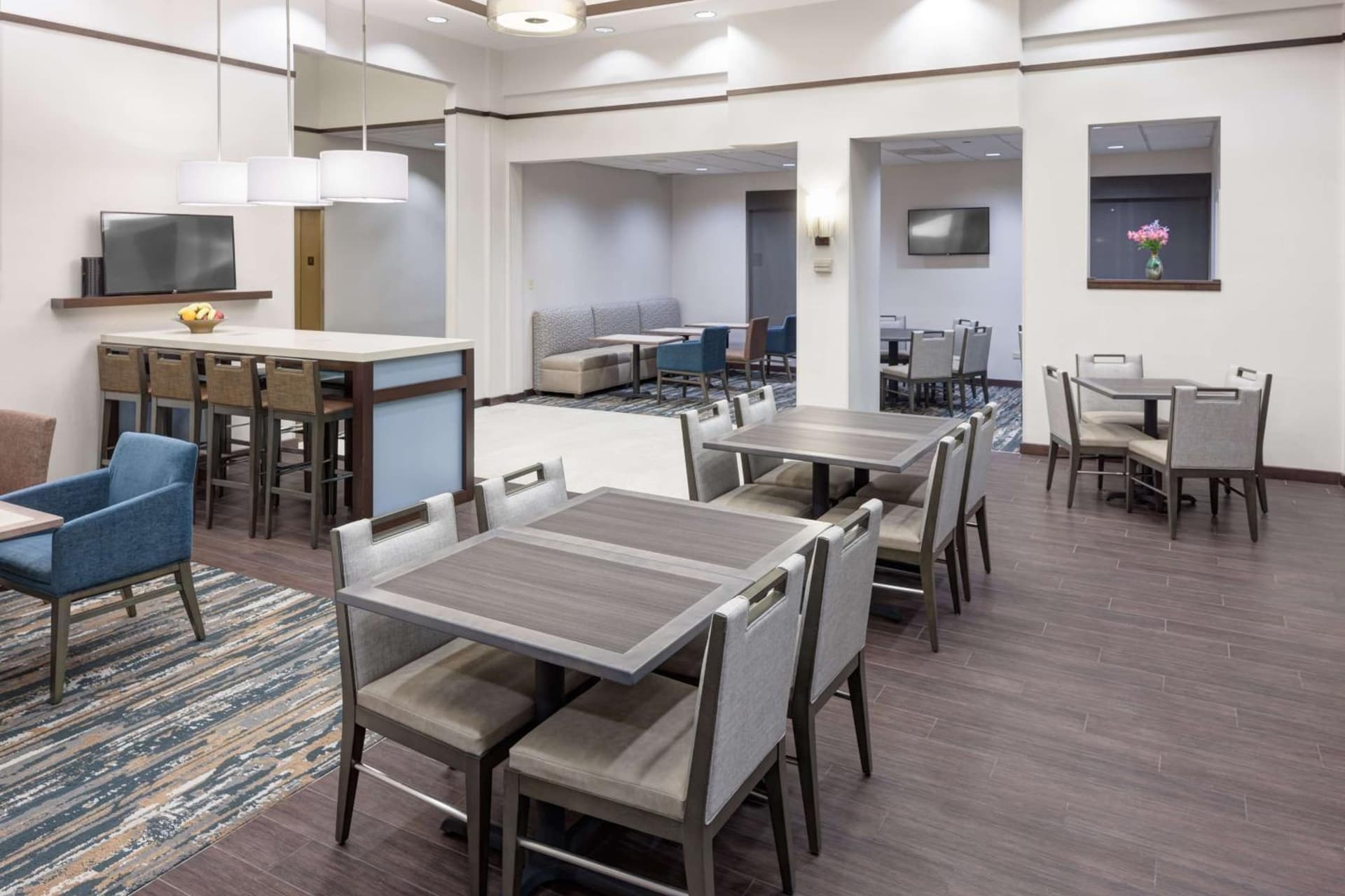 Hampton Inn & Suites Chicago North Shore gallery photo in Skokie, IL — image 25
