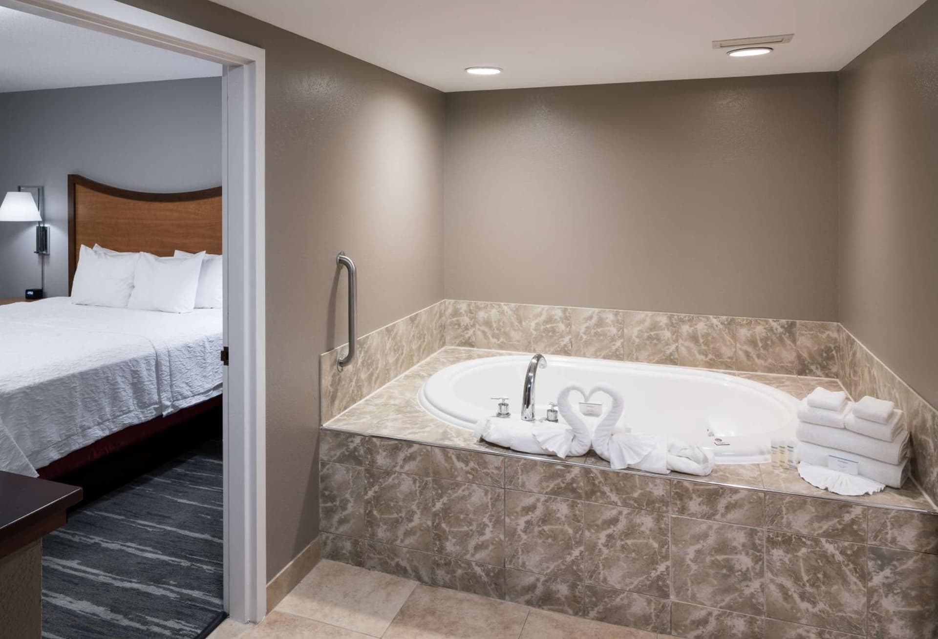 Hampton Inn & Suites Chicago North Shore gallery photo in Skokie, IL — image 12