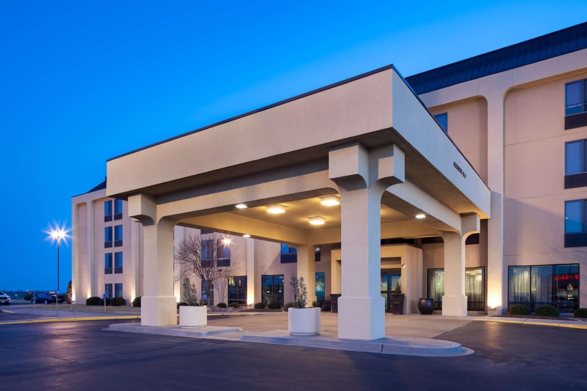 Hampton Inn Kansas City Liberty featured exterior or lobby in Liberty, MO — similar hotel