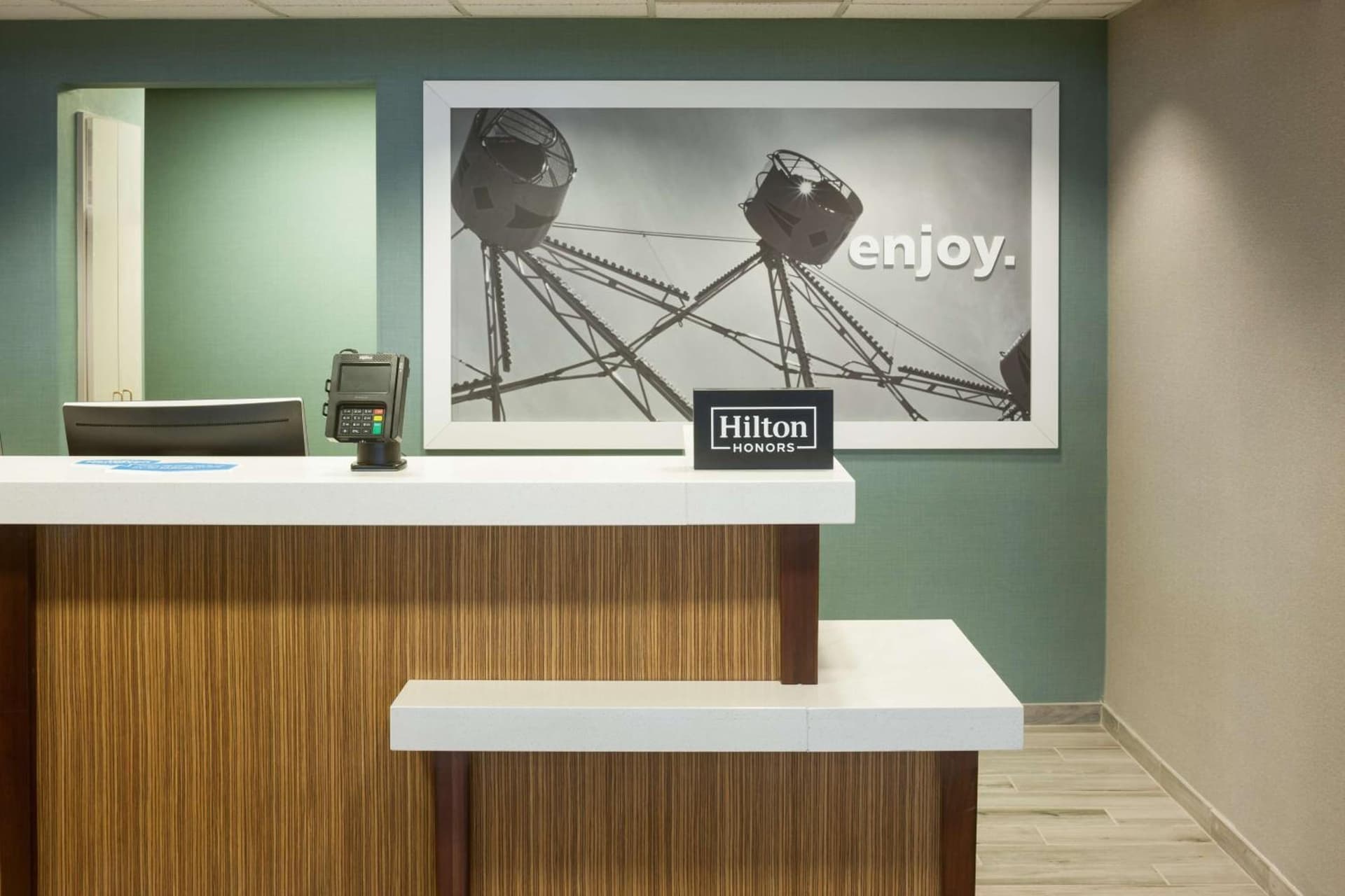 Hampton Inn Kansas City Liberty interior in Liberty, MO — gallery photo 2