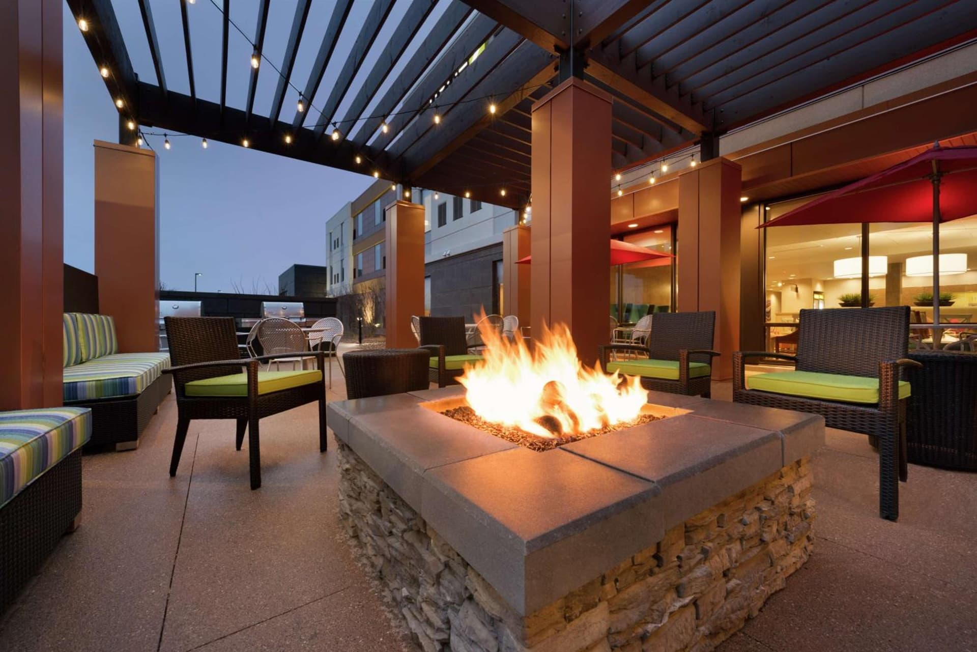Home2 Suites by Hilton Milwaukee Airport interior in Milwaukee, WI — gallery photo 2