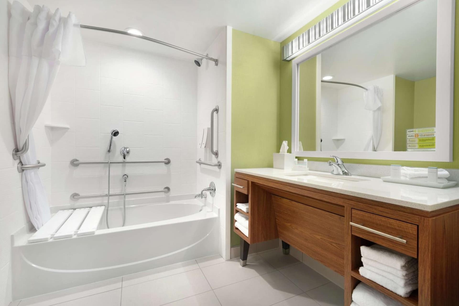Home2 Suites by Hilton Milwaukee Airport gallery photo in Milwaukee, WI — image 14