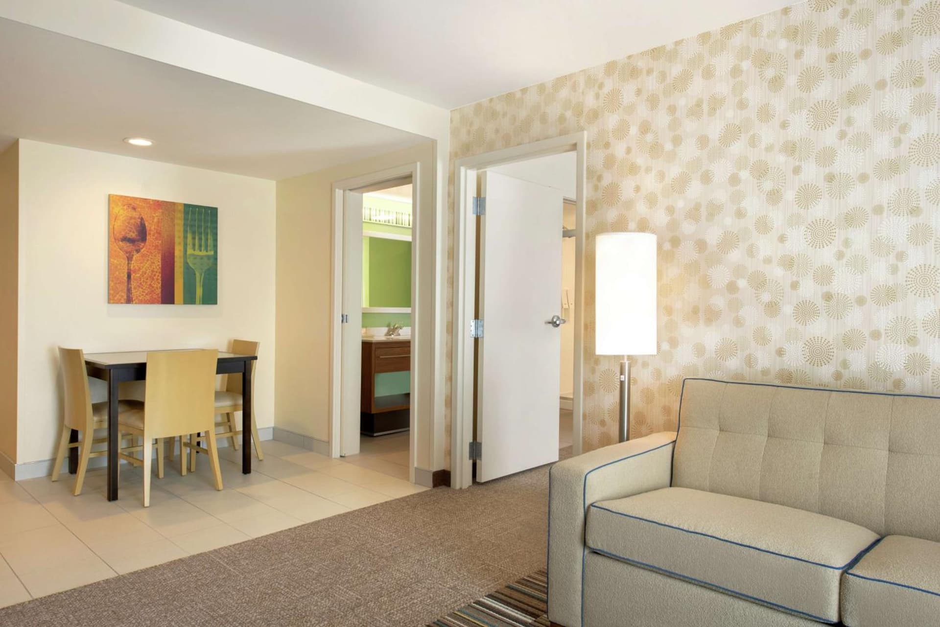 Home2 Suites by Hilton Milwaukee Airport gallery photo in Milwaukee, WI — image 15