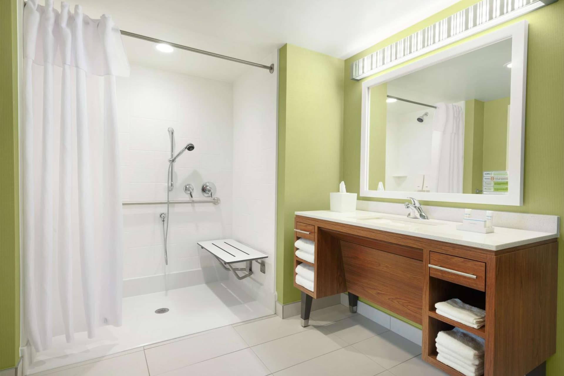 Home2 Suites by Hilton Milwaukee Airport gallery photo in Milwaukee, WI — image 7