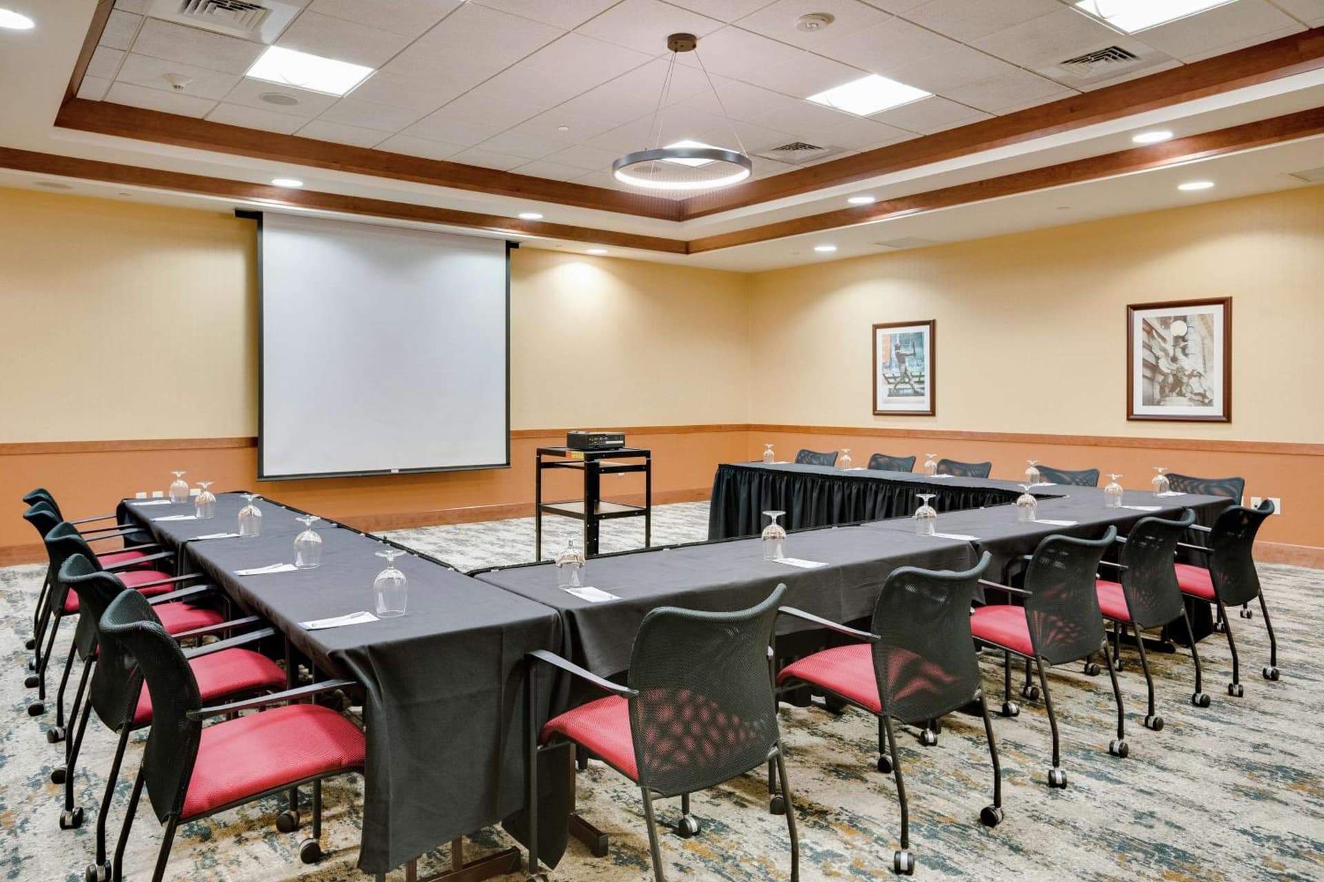 Hilton Garden Inn Milwaukee Airport gallery photo in Milwaukee, WI — image 39
