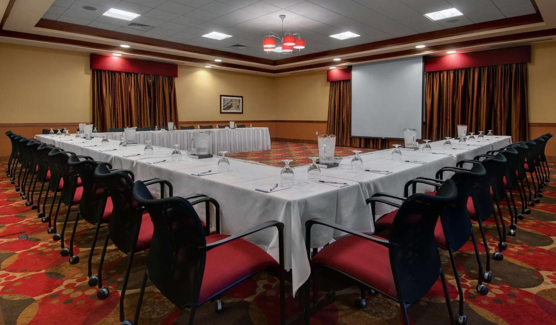 Hilton Garden Inn Milwaukee Airport interior in Milwaukee, WI — gallery photo 2