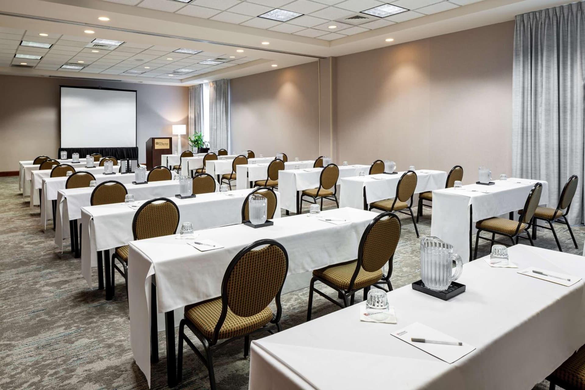 Hilton Garden Inn Chicago O'Hare Airport gallery photo in Des Plaines, IL — image 9