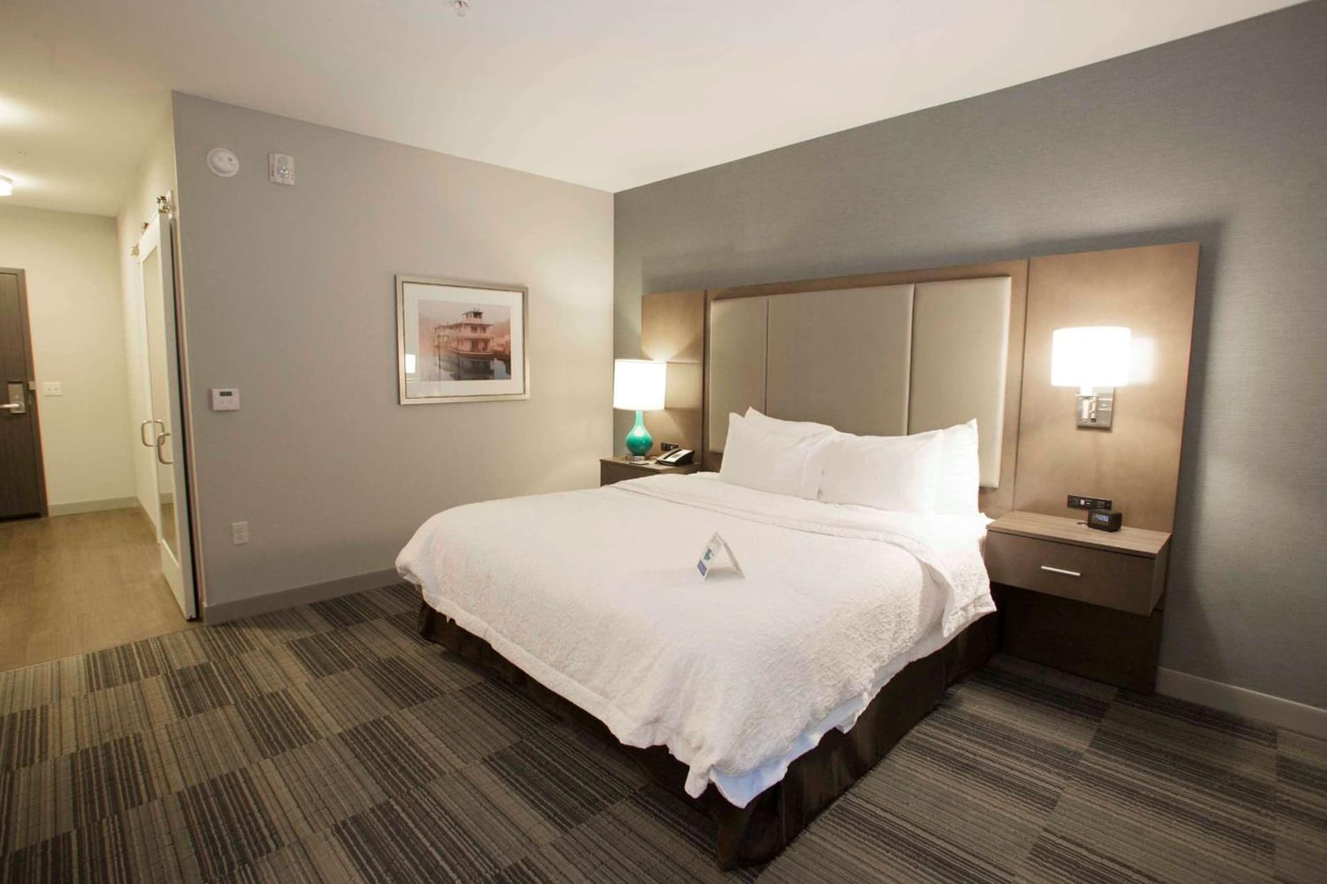 Hampton Inn & Suites St. Paul Downtown interior in Saint Paul, MN — gallery photo 2