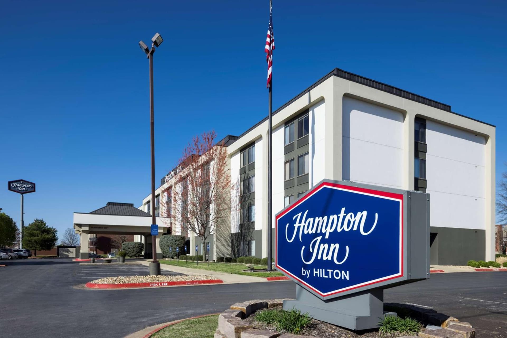 Hampton Inn Bentonville-Rogers interior in Rogers, AR — gallery photo 2