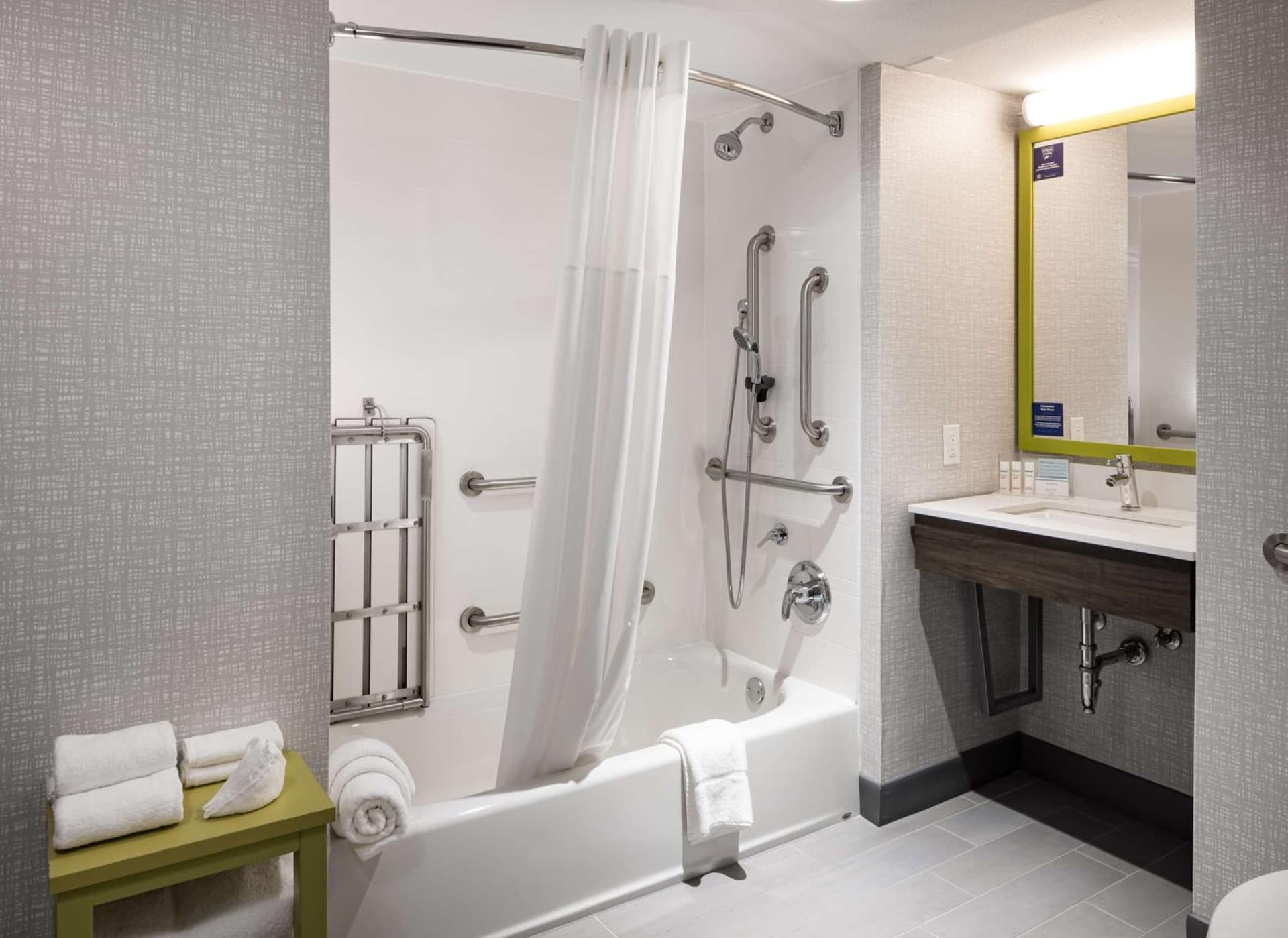 Hampton Inn Bentonville-Rogers property views in Rogers, AR — gallery photo 3