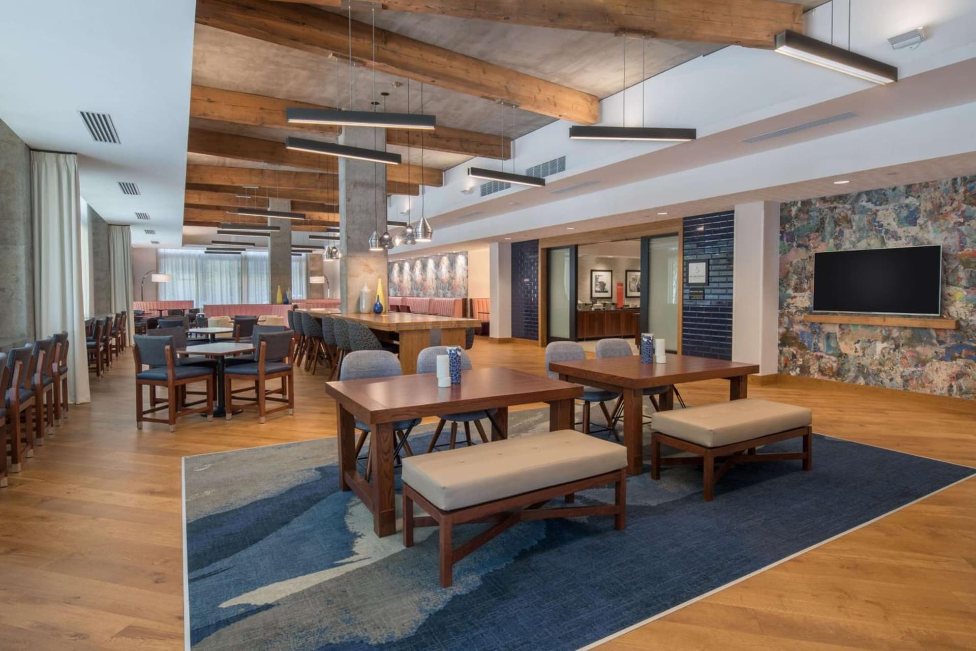 Hampton Inn And Suites By Hilton Portland-Pearl District property views in Portland, OR — gallery photo 3