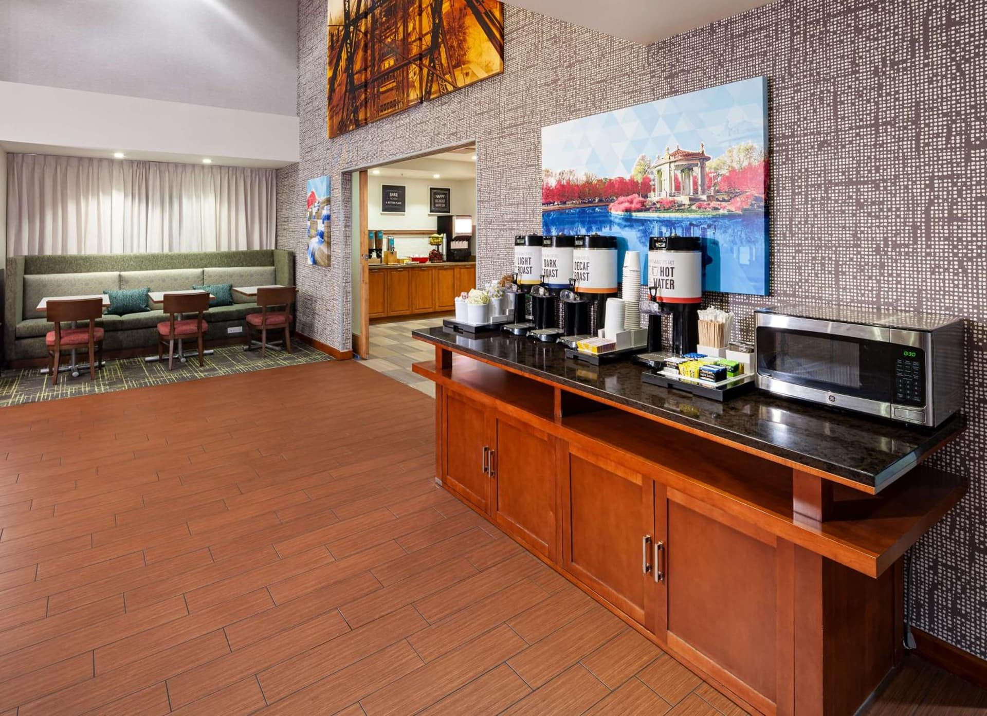 Hampton Inn & Suites St. Louis at Forest Park gallery photo in Saint Louis, MO — image 24