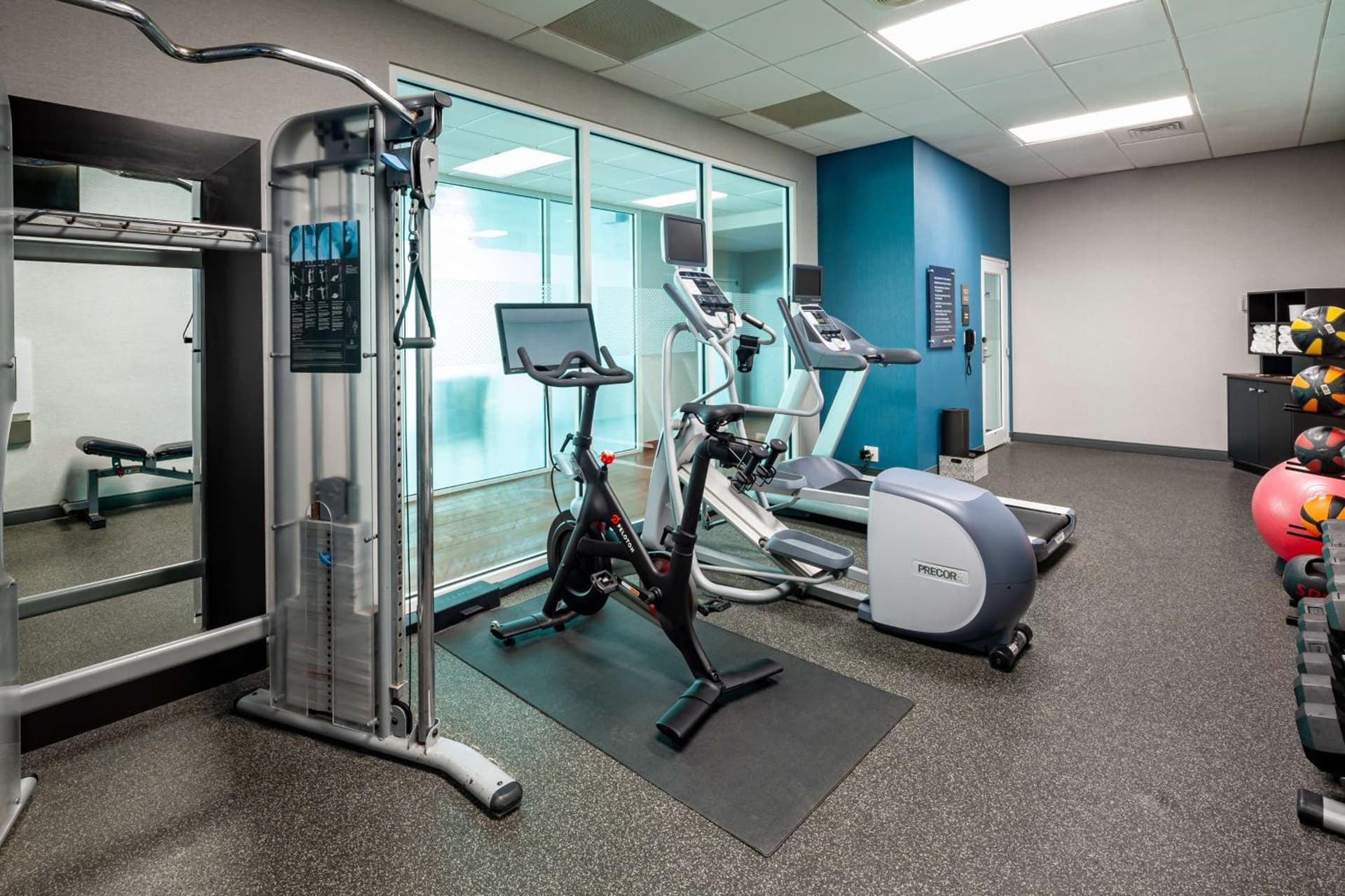 Hampton Inn & Suites St. Louis at Forest Park gallery photo in Saint Louis, MO — image 15
