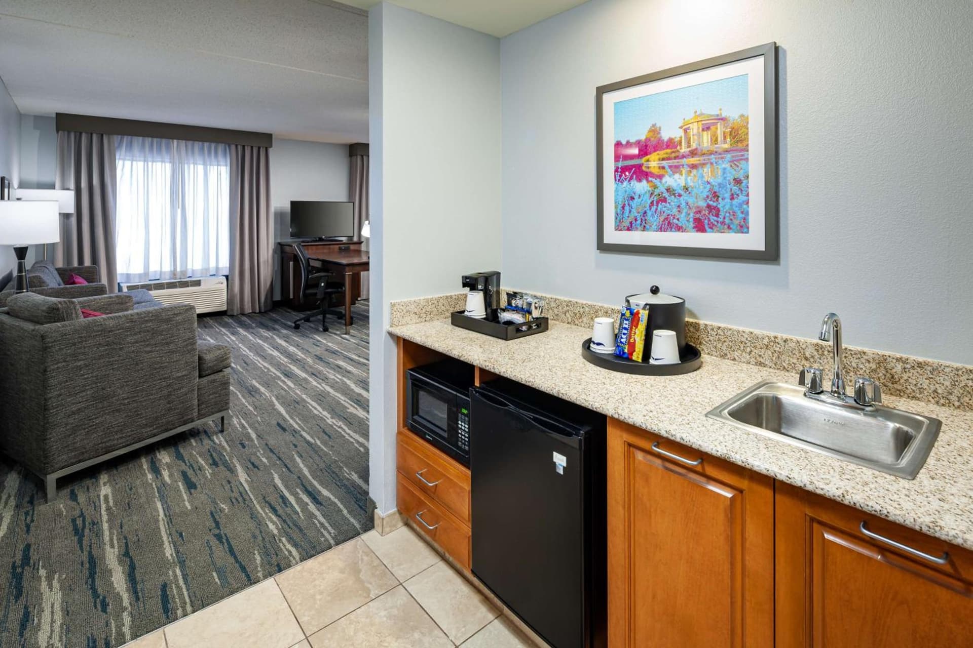 Hampton Inn & Suites St. Louis at Forest Park property views in Saint Louis, MO — gallery photo 3