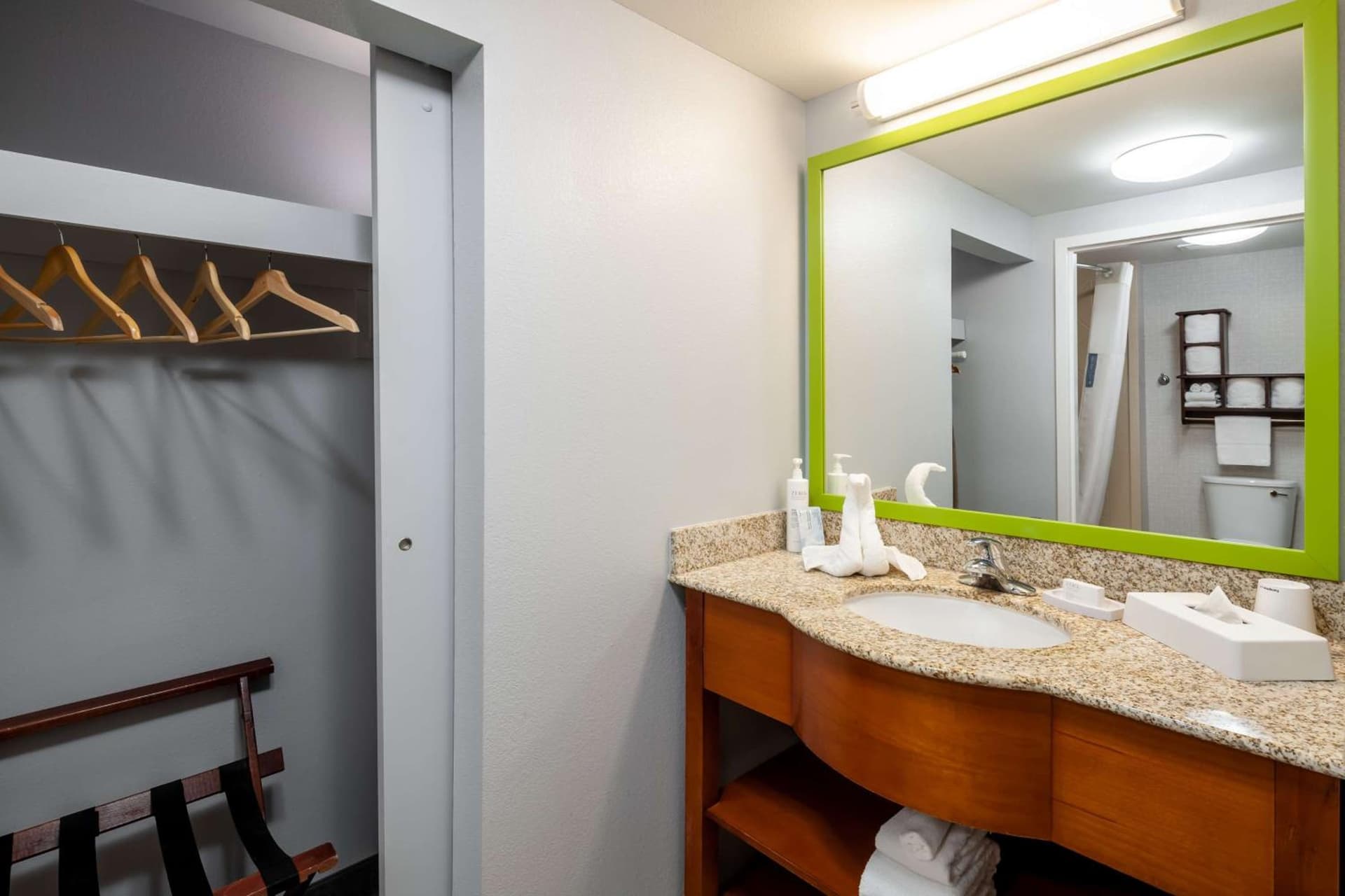 Hampton Inn & Suites St. Louis at Forest Park gallery photo in Saint Louis, MO — image 27