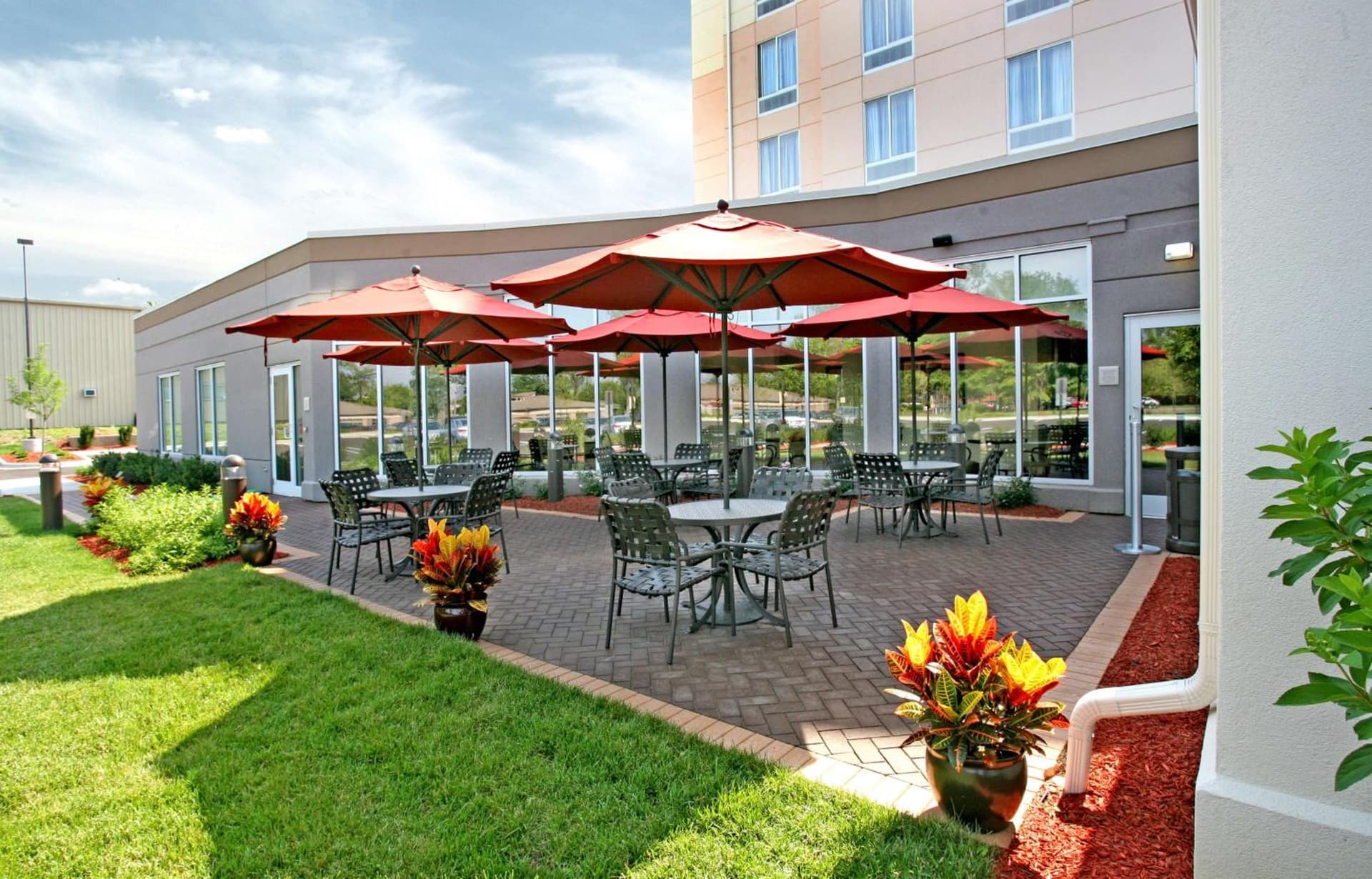 Hilton Garden Inn Cincinnati Blue Ash interior in Blue Ash, OH — gallery photo 2
