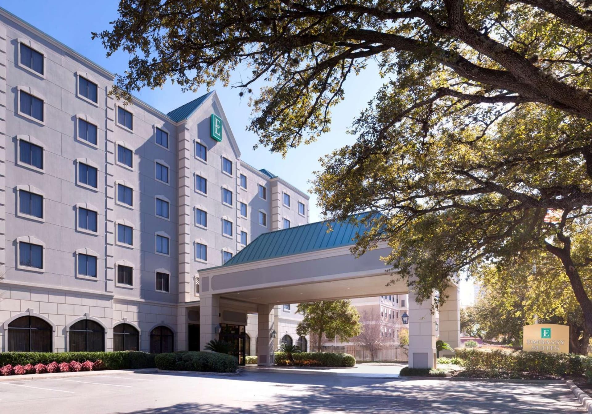 Embassy Suites by Hilton Houston Near the Galleria featured exterior or lobby in Houston, TX — similar hotel