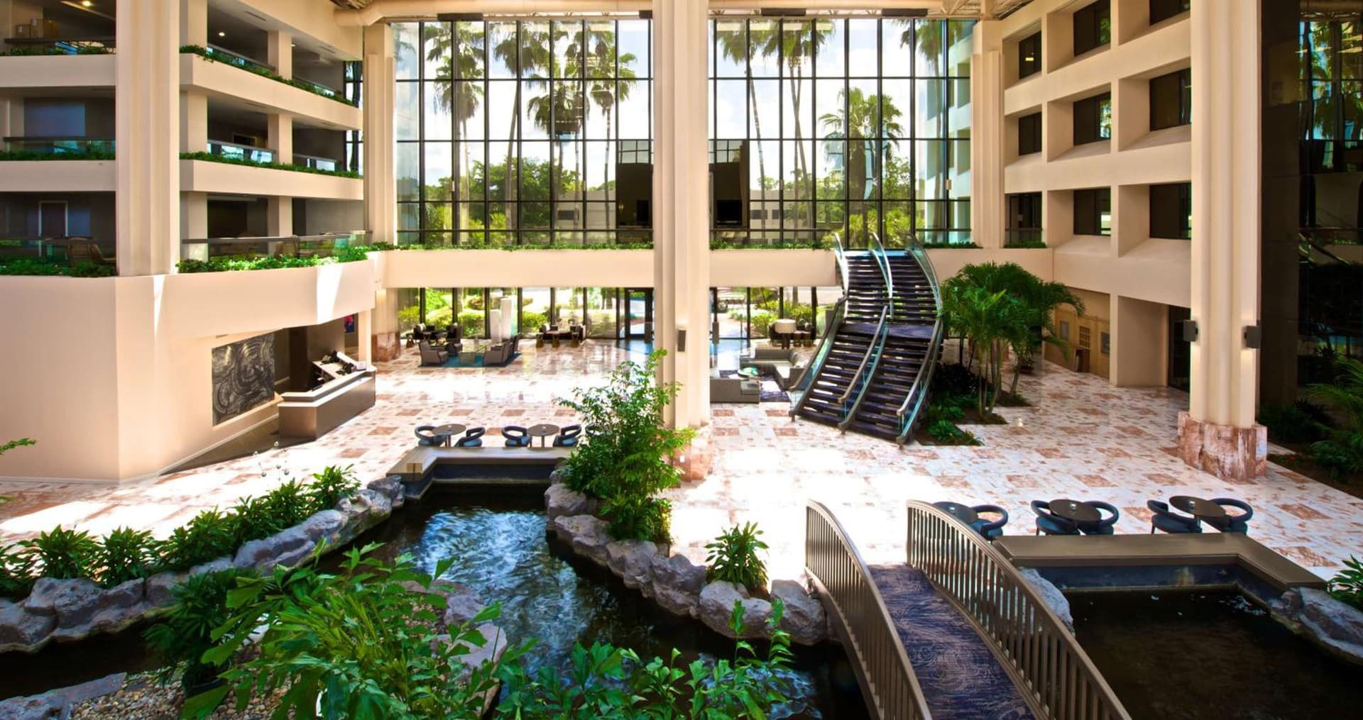 Embassy Suites by Hilton Palm Beach Gardens PGA Boulevard property views in Palm Beach Gardens, FL — gallery photo 3
