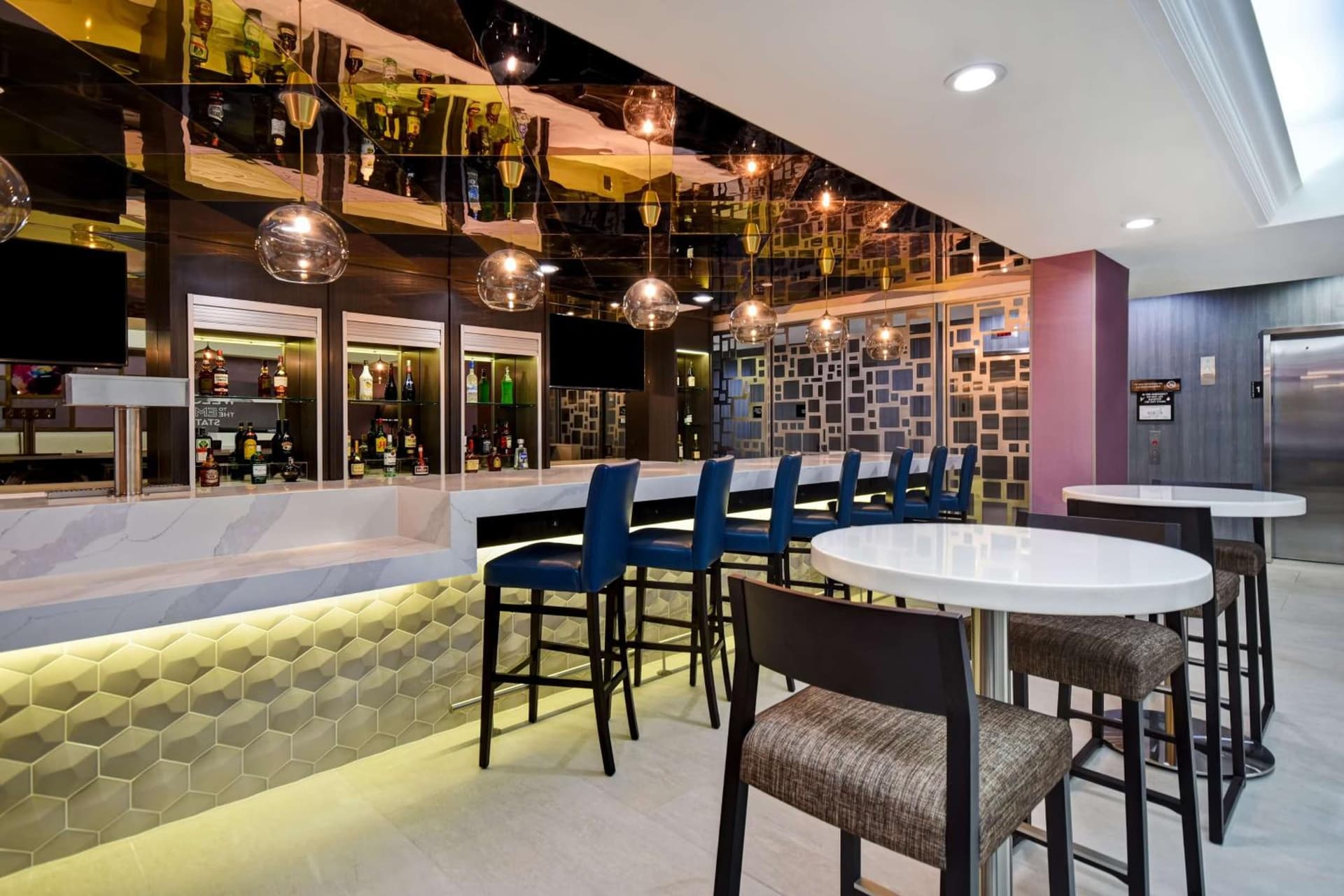 Hampton Inn NY-JFK gallery photo in Queens, NY — image 13