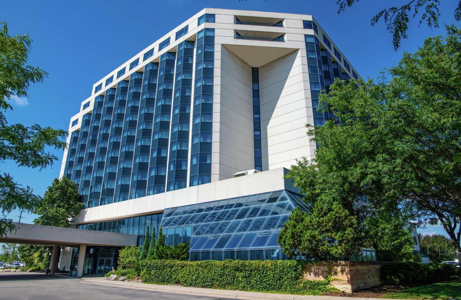 Hilton Minneapolis-St Paul Airport interior in Bloomington, MN — gallery photo 2