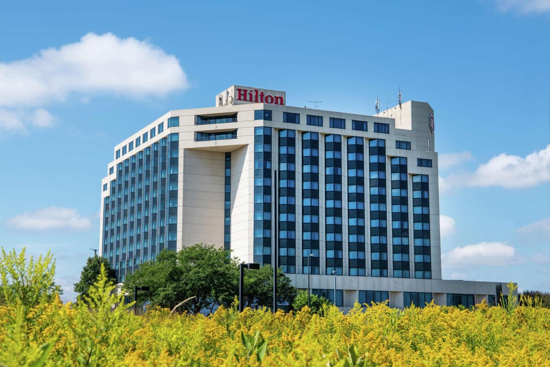 Hilton Minneapolis-St Paul Airport property views in Bloomington, MN — gallery photo 3