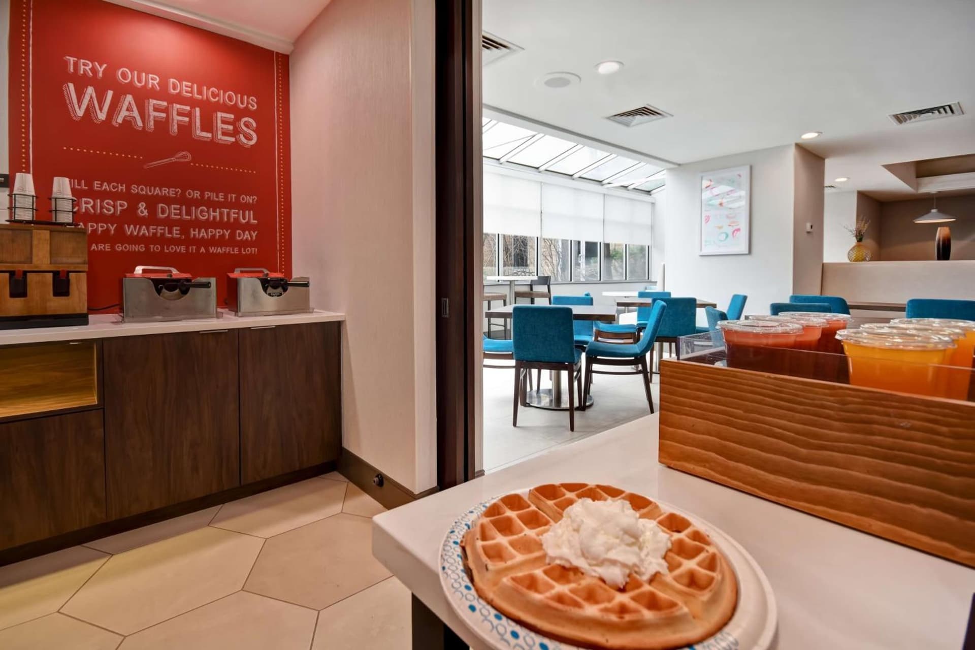 Hampton Inn NY-JFK gallery photo in Queens, NY — image 7