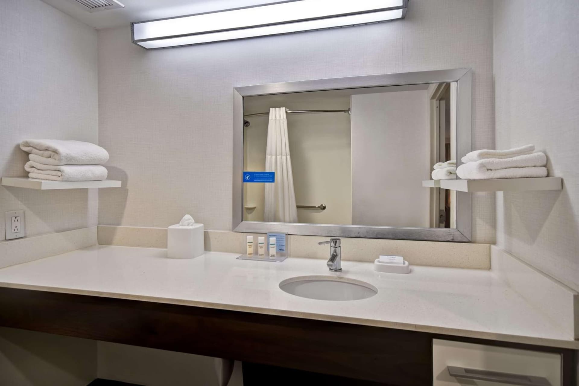 Hampton Inn NY-JFK gallery photo in Queens, NY — image 39