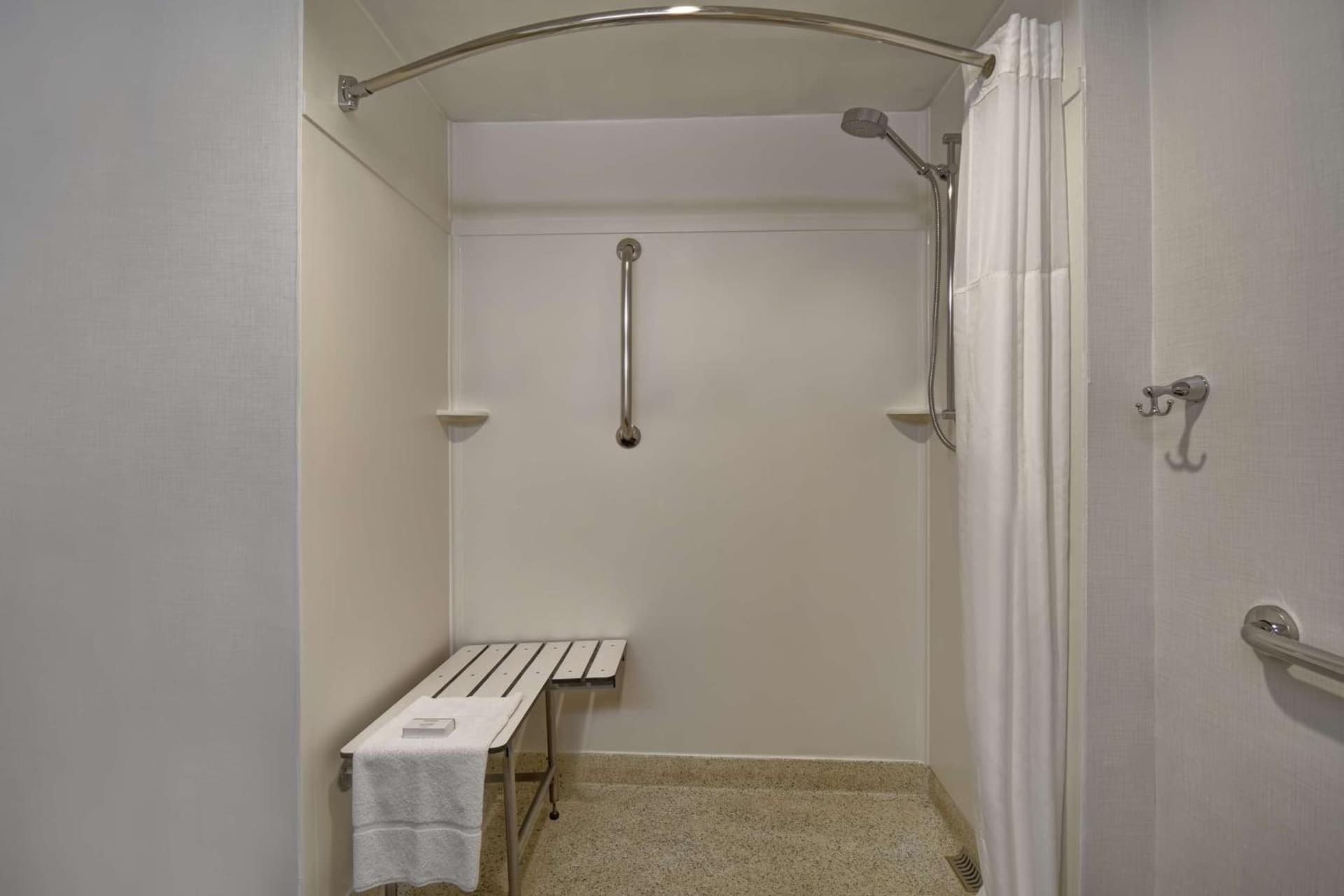 Hampton Inn NY-JFK gallery photo in Queens, NY — image 34