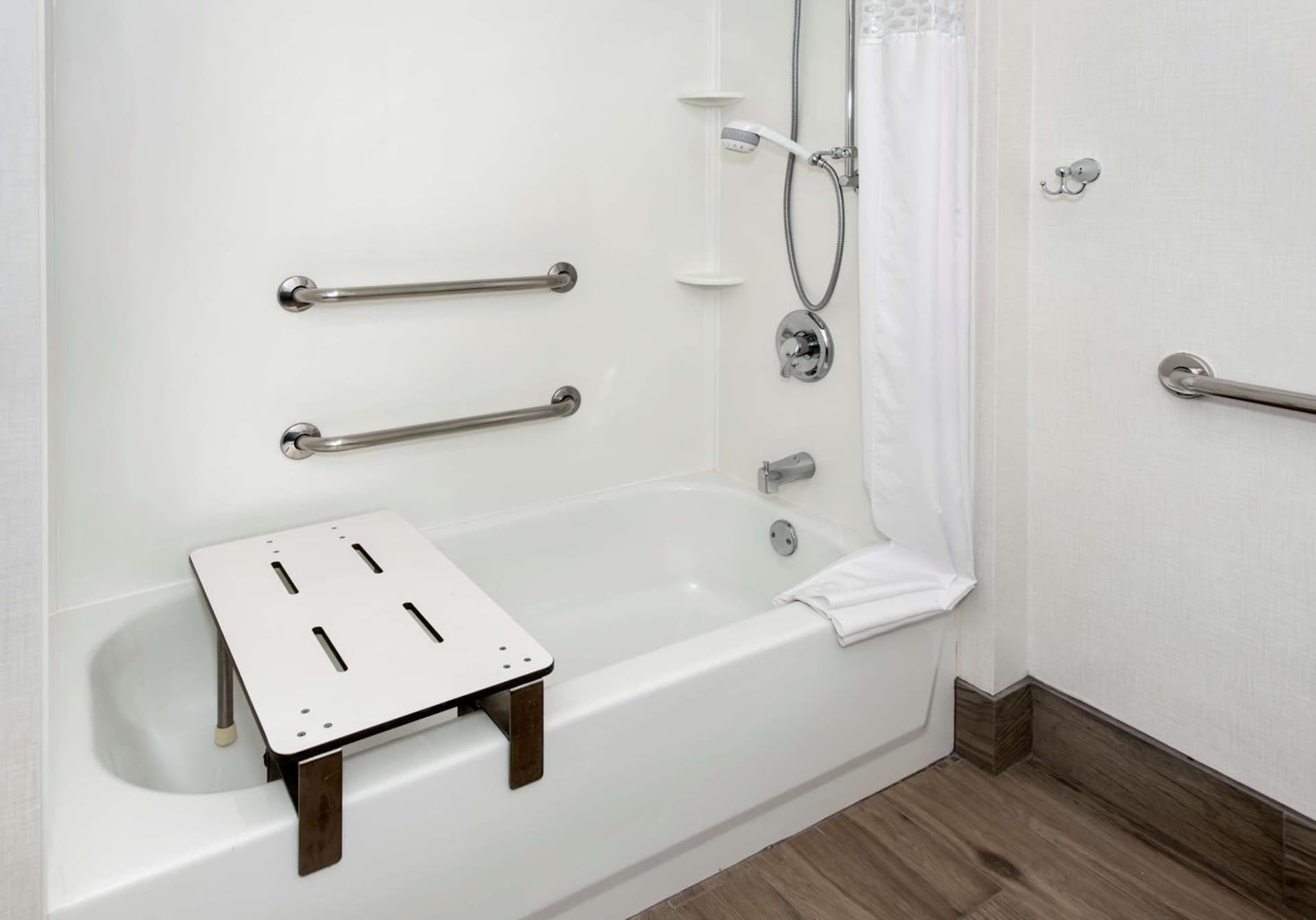 Hampton Inn NY-JFK gallery photo in Queens, NY — image 42
