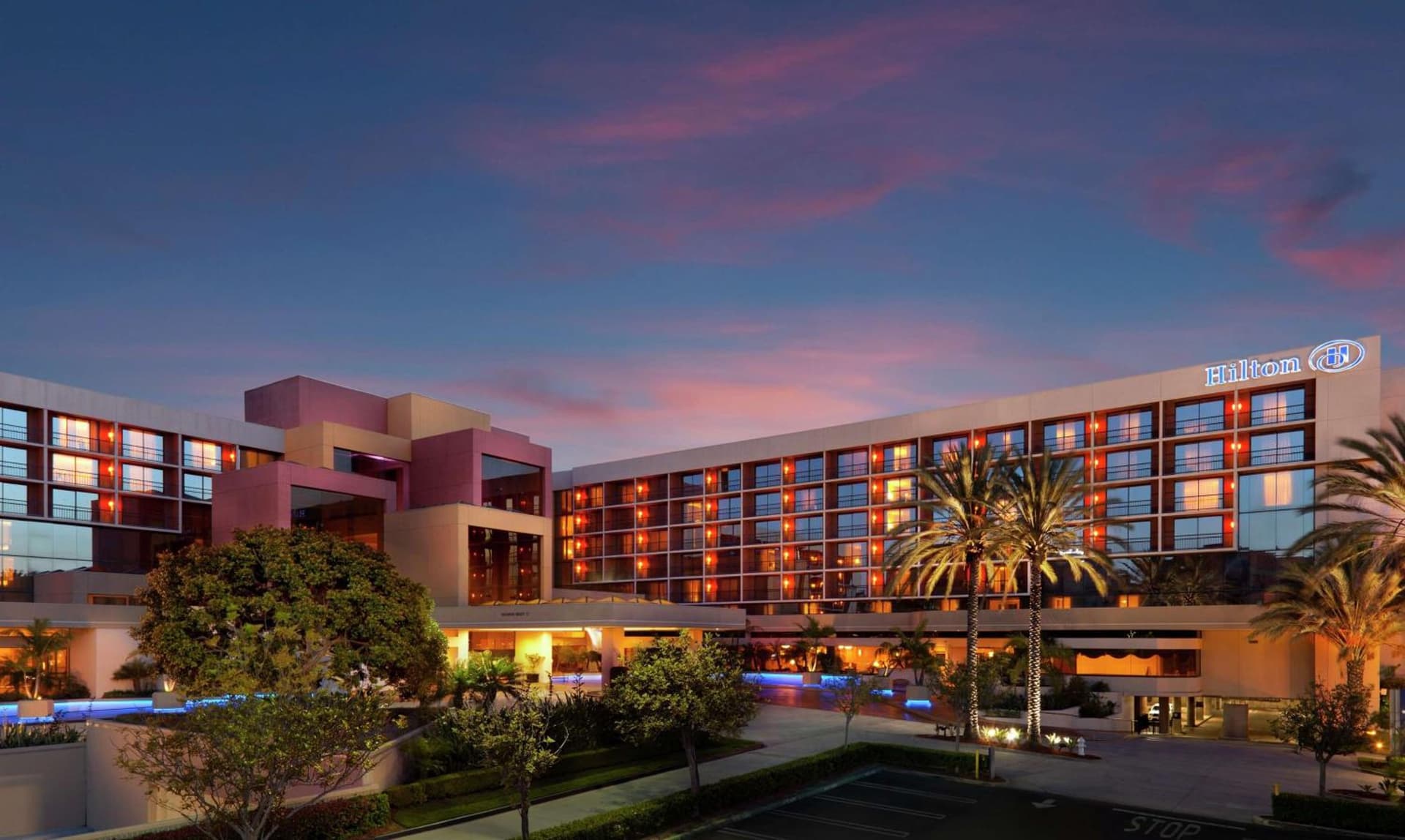 Hilton Orange County/Costa Mesa interior in Costa Mesa, CA — gallery photo 2