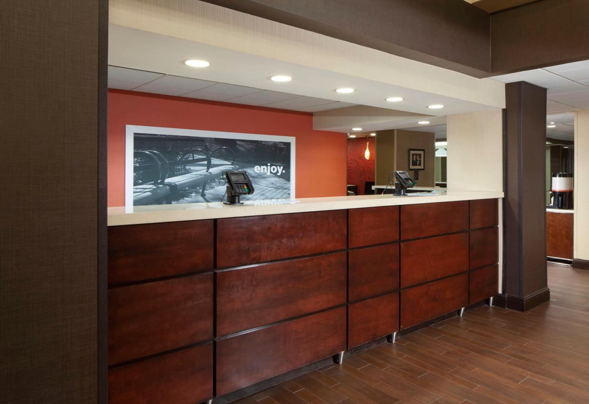 Hampton Inn Charleston-Southridge gallery photo in Charleston, WV — image 37