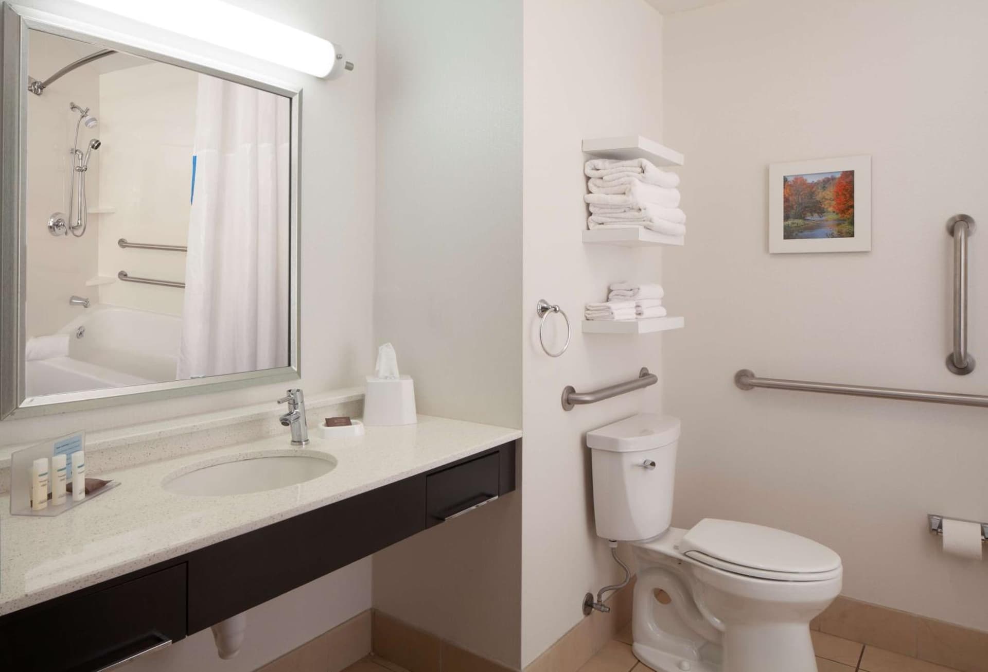 Hampton Inn Charleston-Southridge gallery photo in Charleston, WV — image 24
