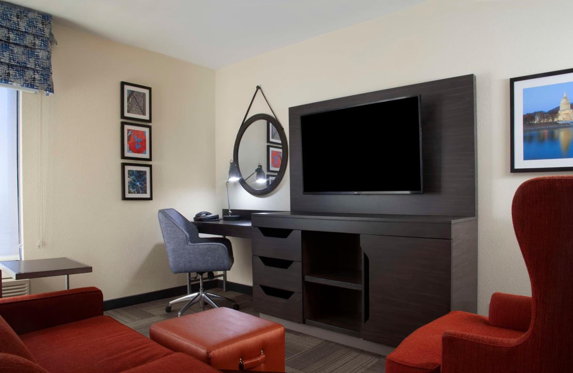 Hampton Inn Charleston-Southridge property views in Charleston, WV — gallery photo 3