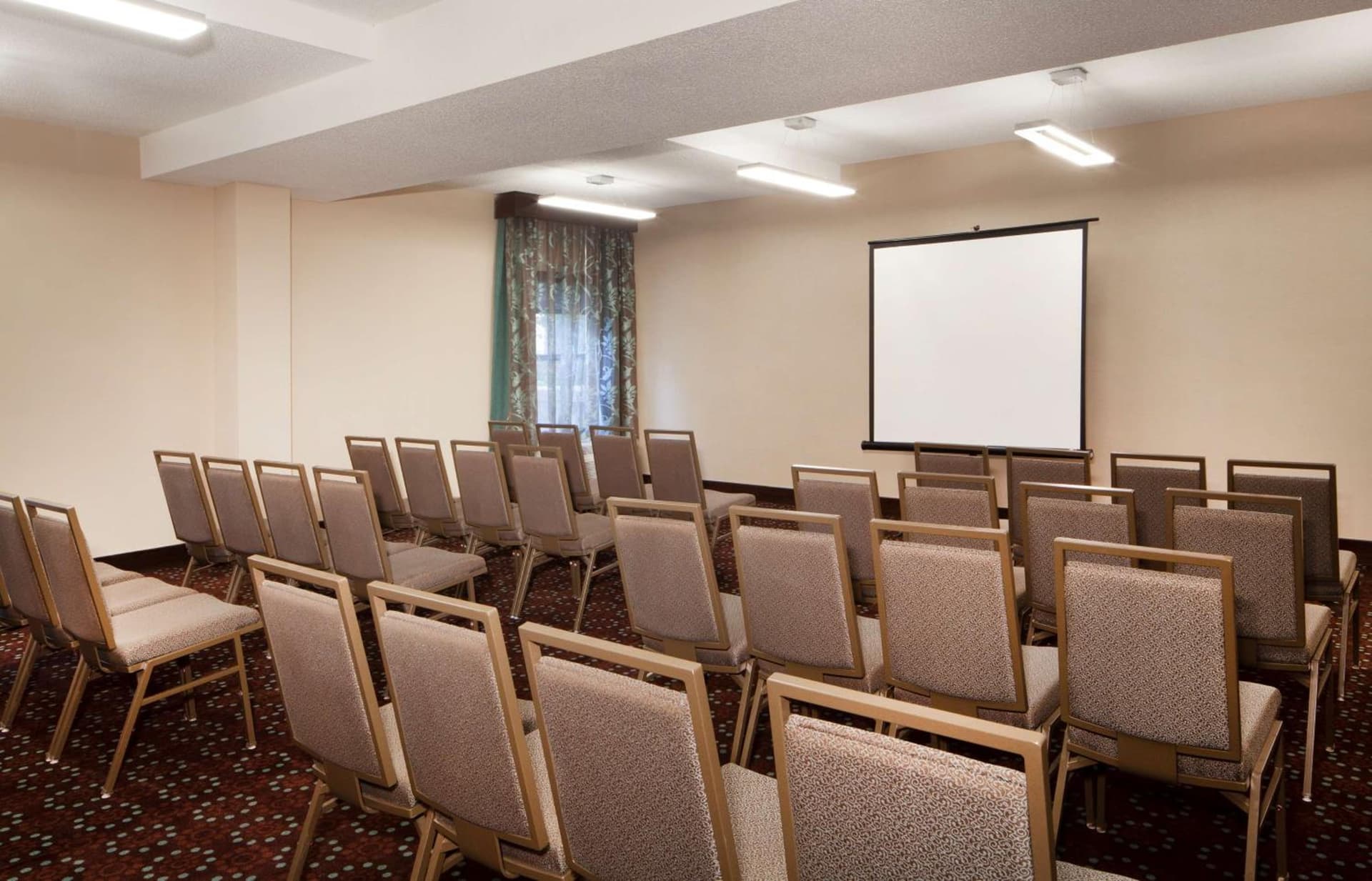 Hampton Inn Lawrenceville interior in Lawrenceville, GA — gallery photo 2