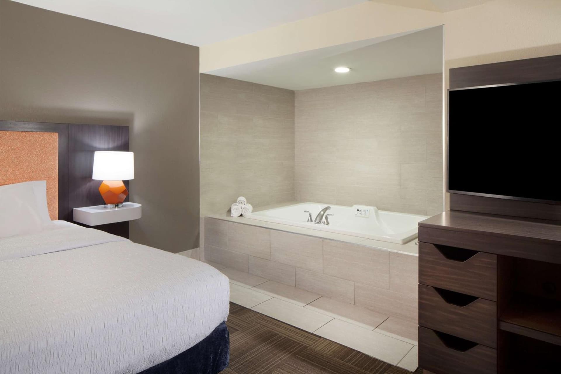 Hampton Inn Charleston-Southridge gallery photo in Charleston, WV — image 34