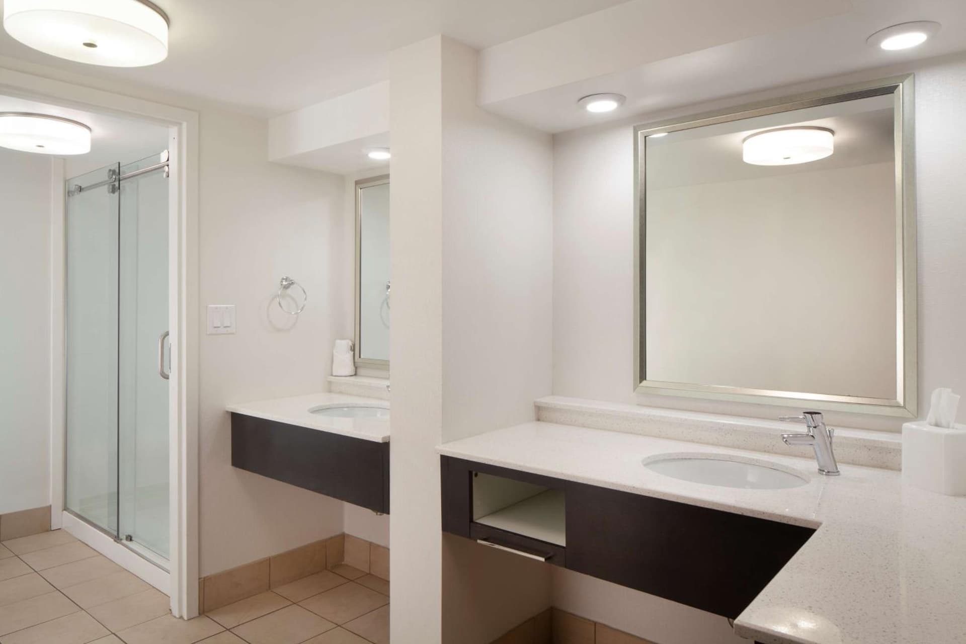 Hampton Inn Charleston-Southridge gallery photo in Charleston, WV — image 12