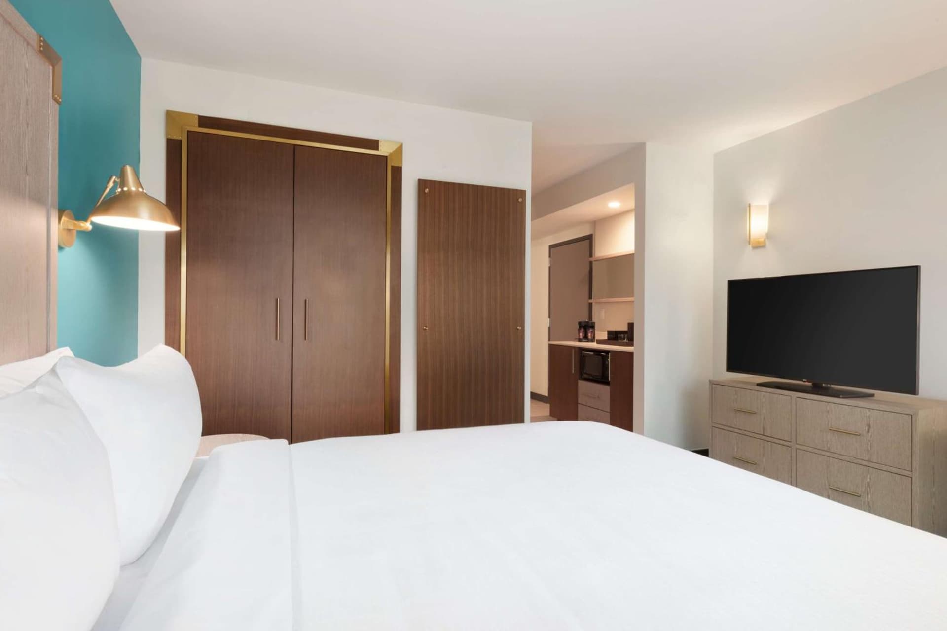 Embassy Suites By Hilton Boulder gallery photo in Boulder, CO — image 7