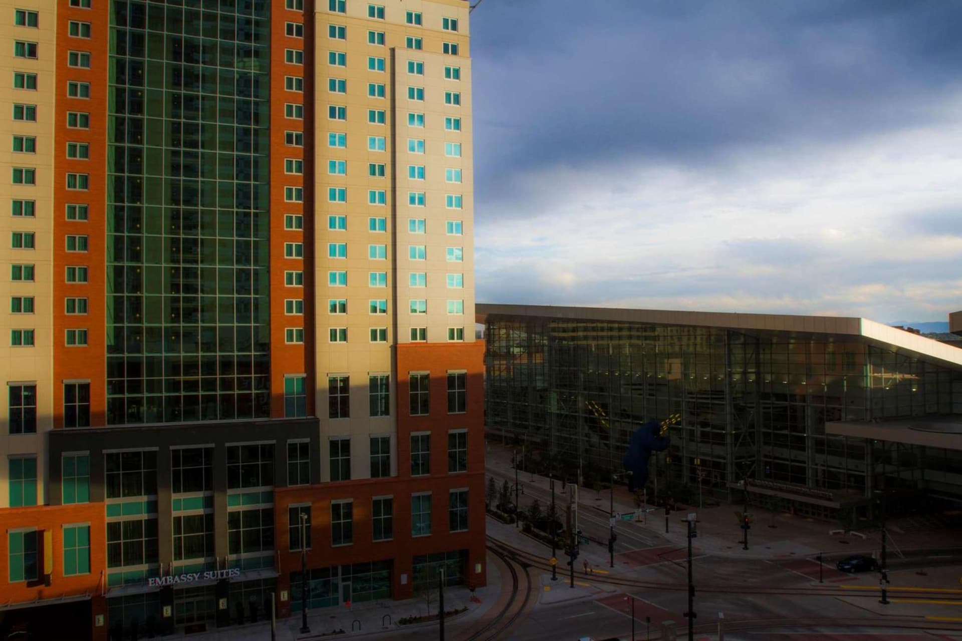 Embassy Suites by Hilton Denver Downtown Convention Center gallery photo in Denver, CO — image 7