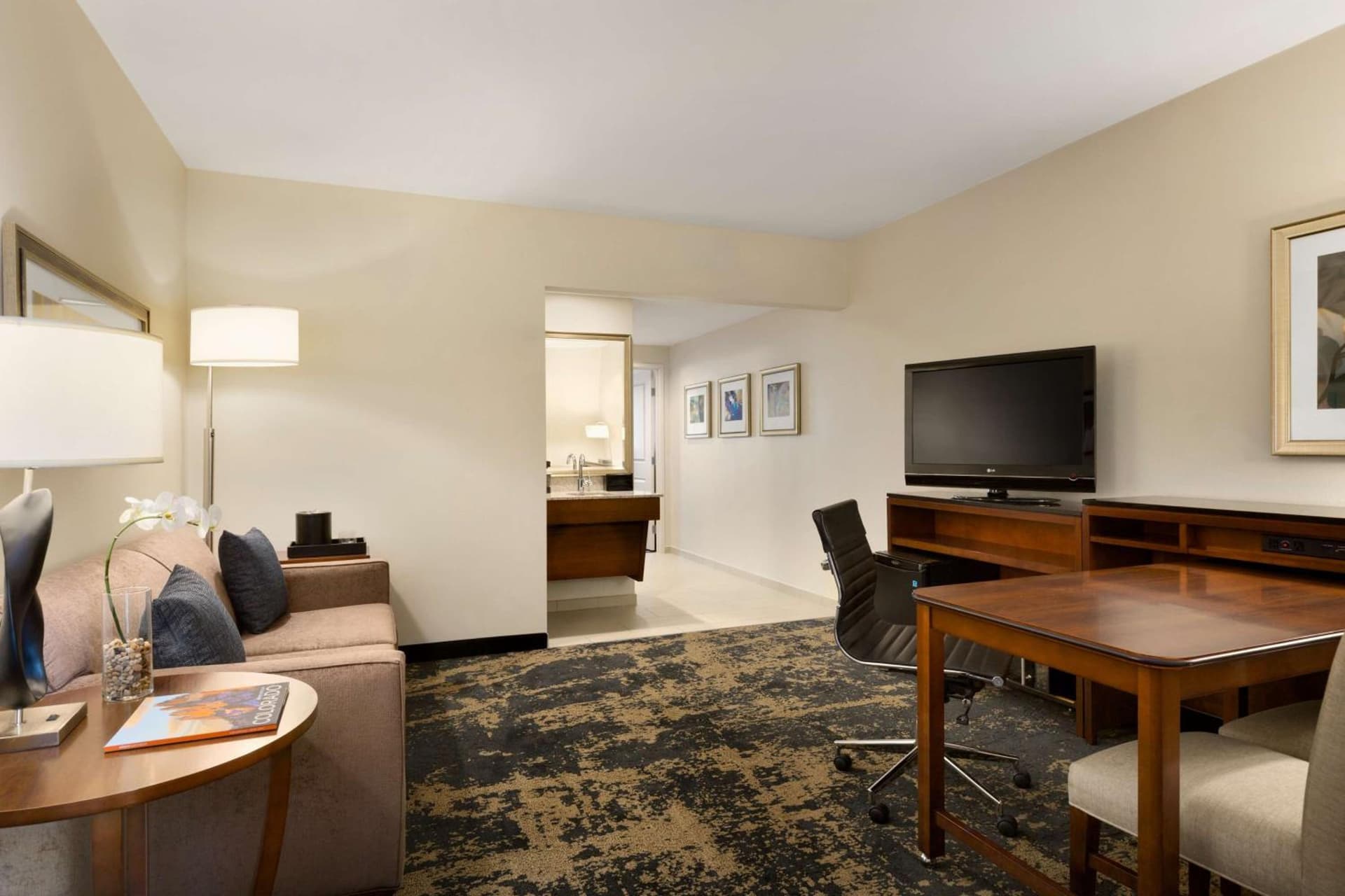 Embassy Suites by Hilton Denver Downtown Convention Center gallery photo in Denver, CO — image 48
