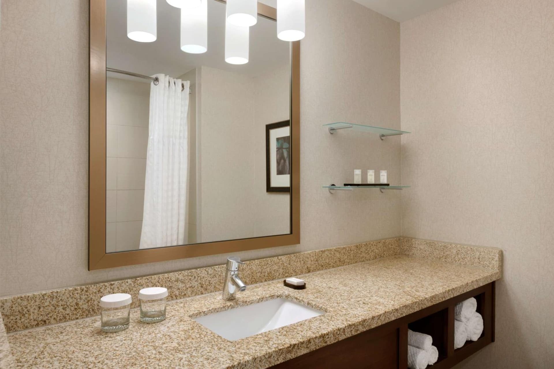 Embassy Suites by Hilton Denver Downtown Convention Center gallery photo in Denver, CO — image 15