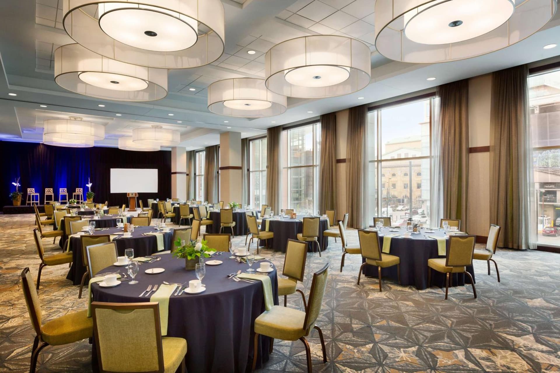 Embassy Suites by Hilton Denver Downtown Convention Center gallery photo in Denver, CO — image 6
