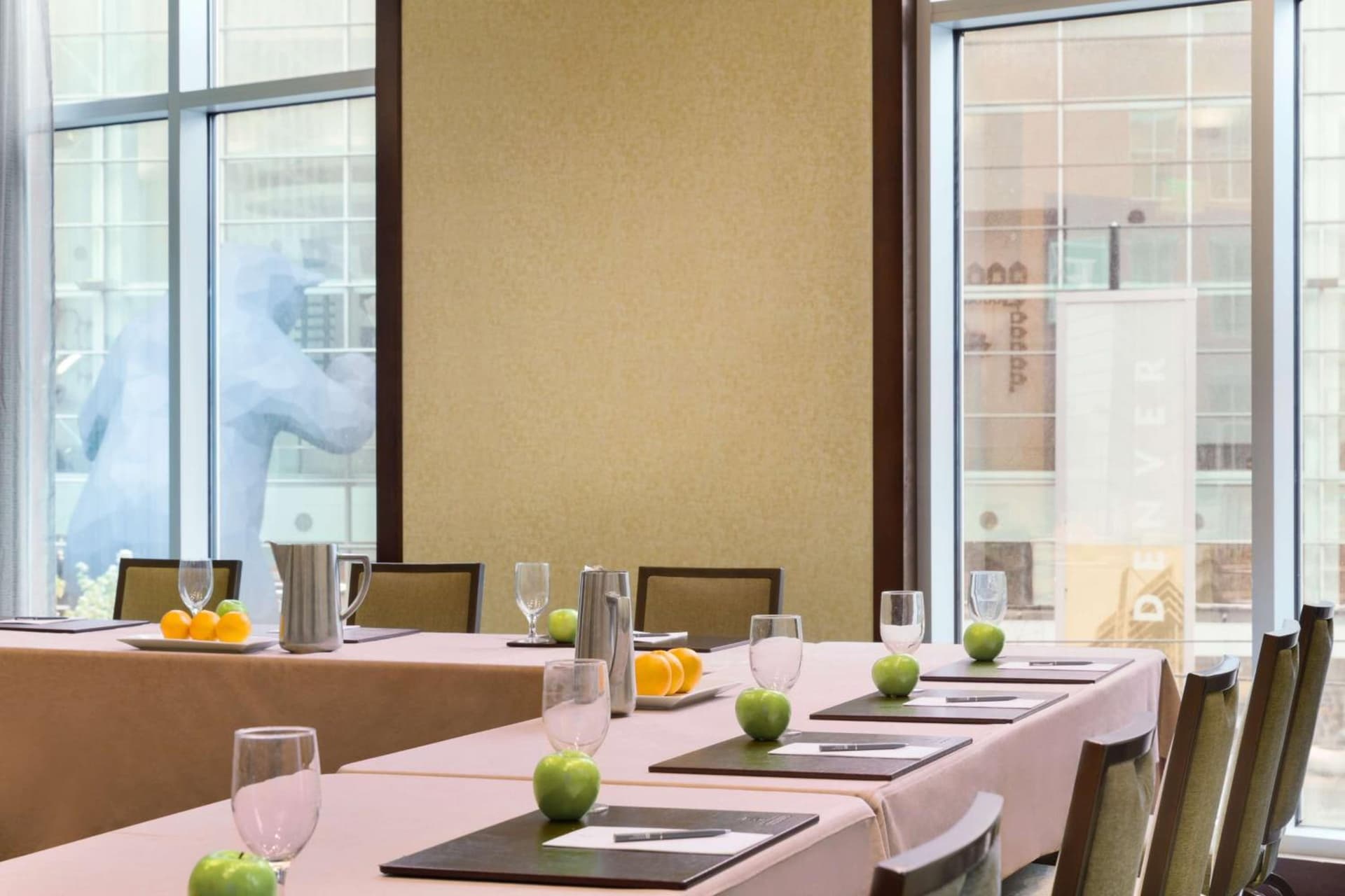 Embassy Suites by Hilton Denver Downtown Convention Center gallery photo in Denver, CO — image 34
