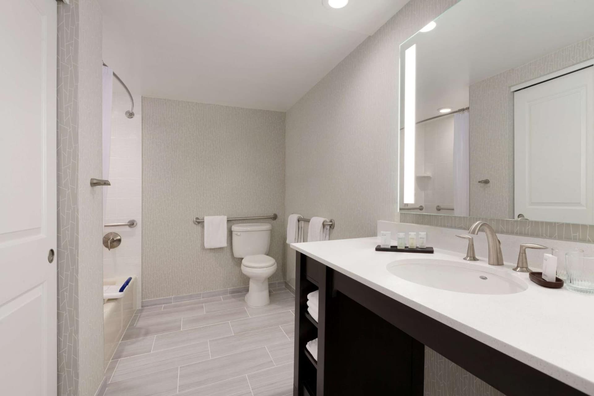 Embassy Suites by Hilton Irvine Orange County Airport gallery photo in Irvine, CA — image 49