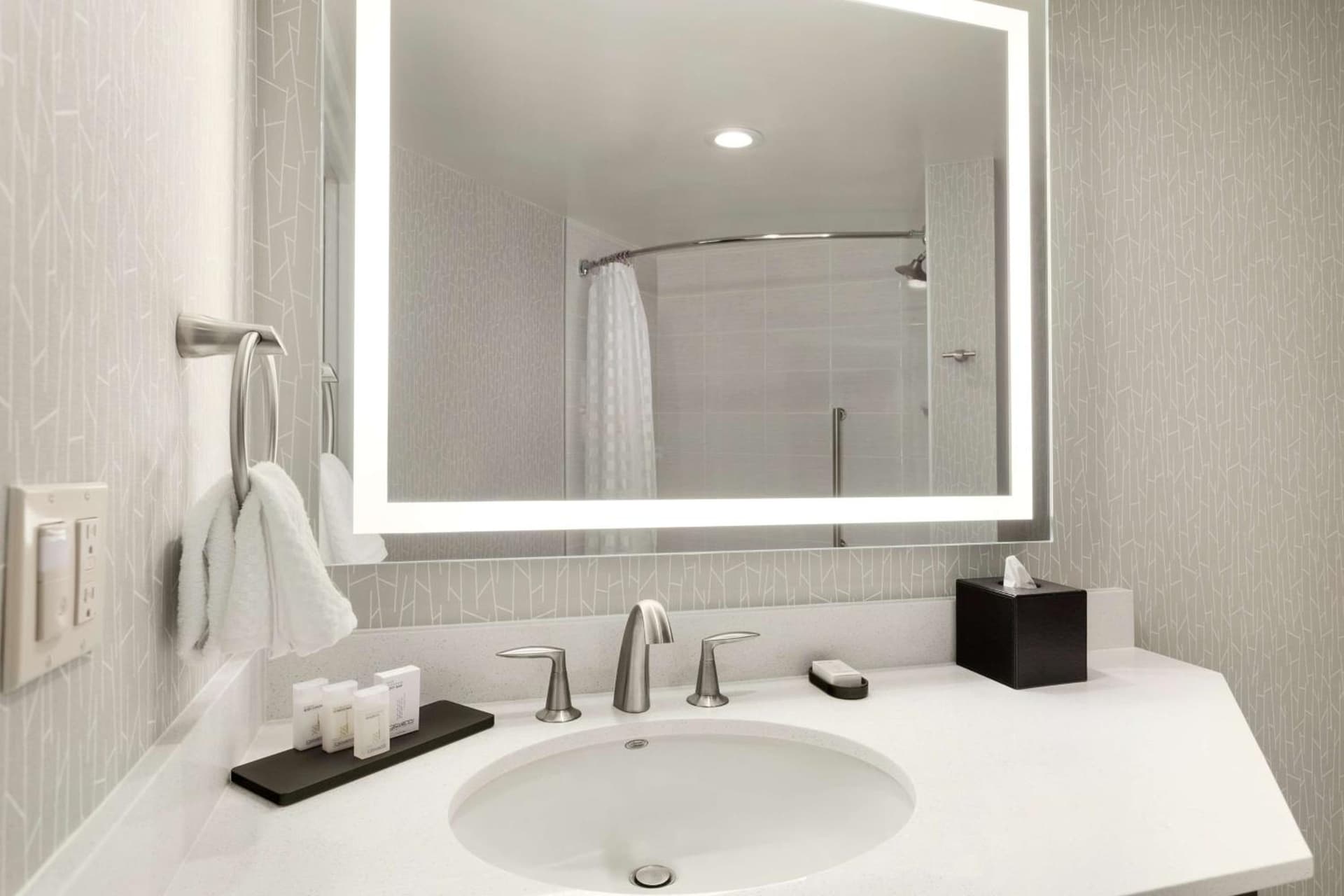Embassy Suites by Hilton Irvine Orange County Airport gallery photo in Irvine, CA — image 37