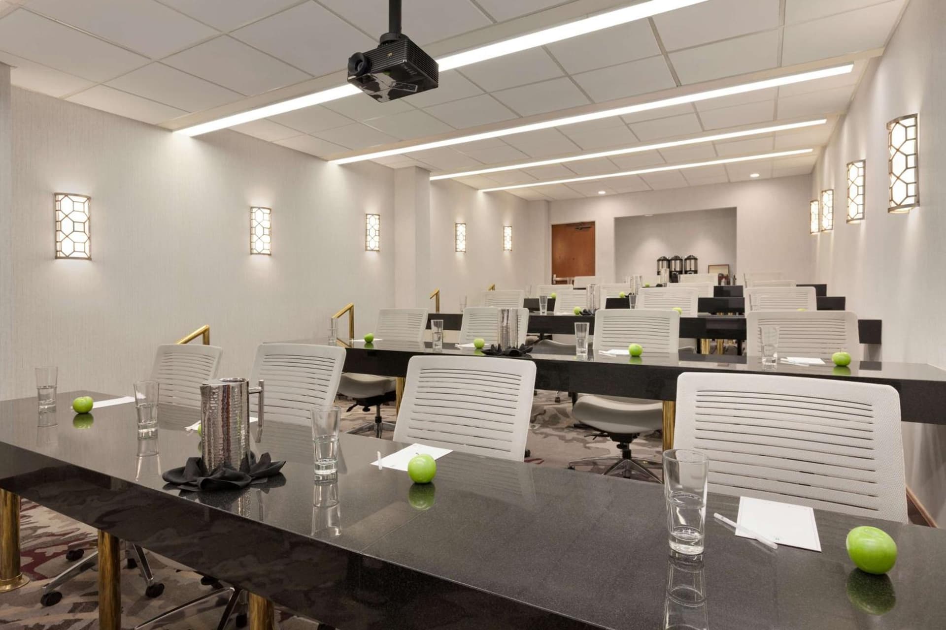 Embassy Suites by Hilton Irvine Orange County Airport gallery photo in Irvine, CA — image 9