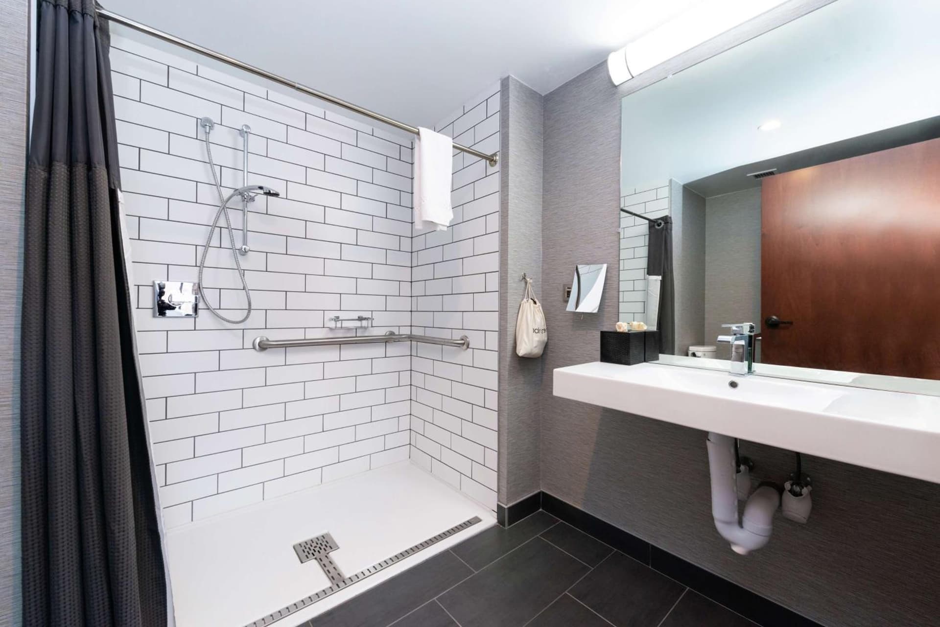 Joinery Hotel Pittsburgh, Curio Collection by Hilton gallery photo in Pittsburgh, PA — image 9